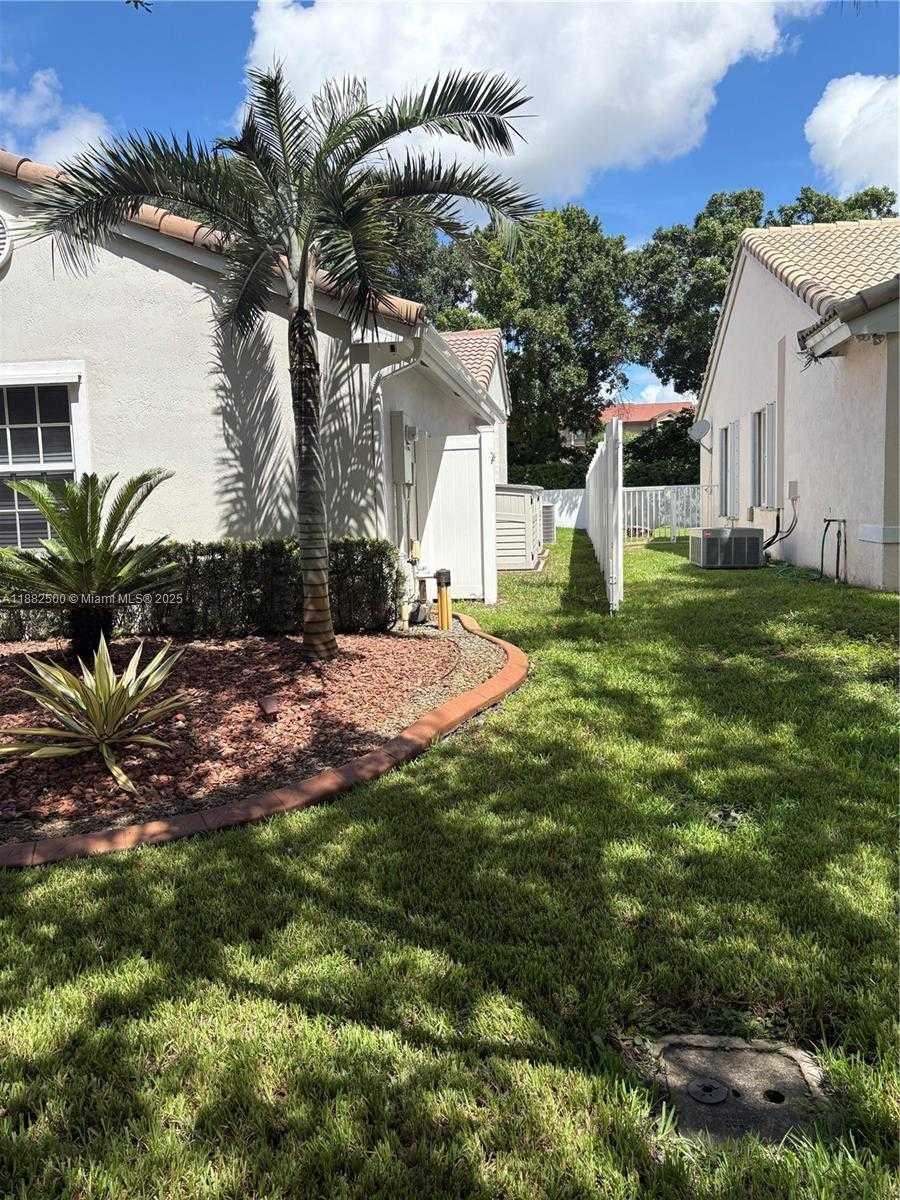 Small Image of 13221 SOUTH WEST 17TH CT, Miramar Number 5