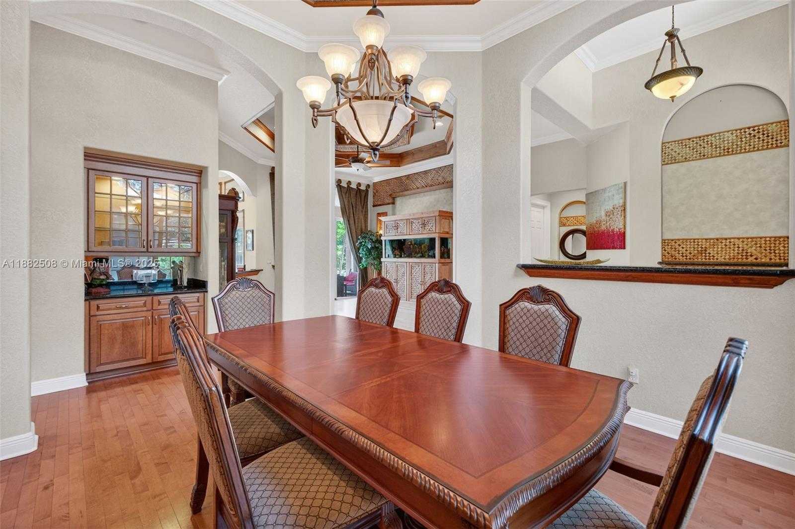 Small Image of 3792 CHURCHILL DOWNS DR, Davie Number 13