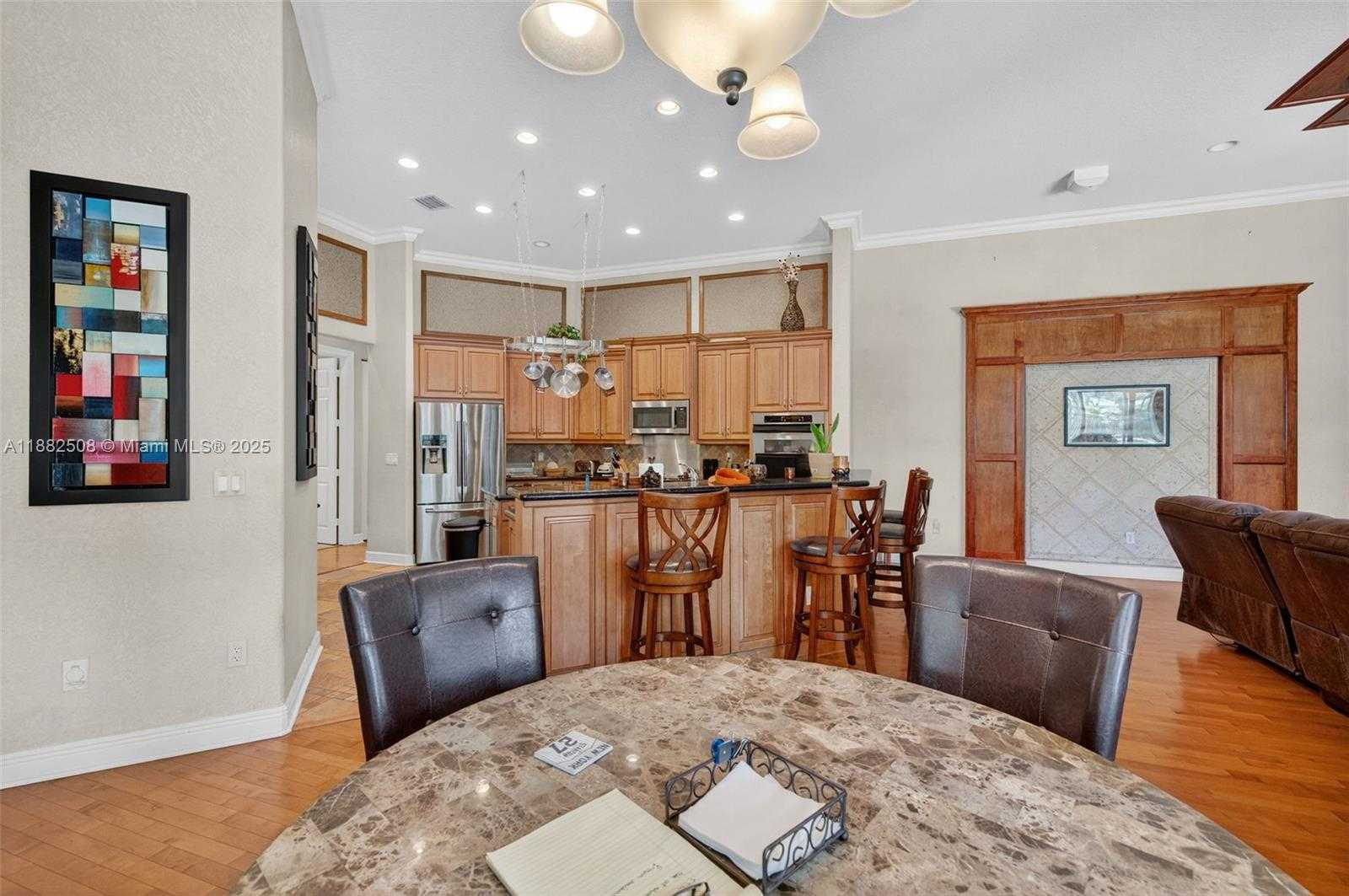 Small Image of 3792 CHURCHILL DOWNS DR, Davie Number 15