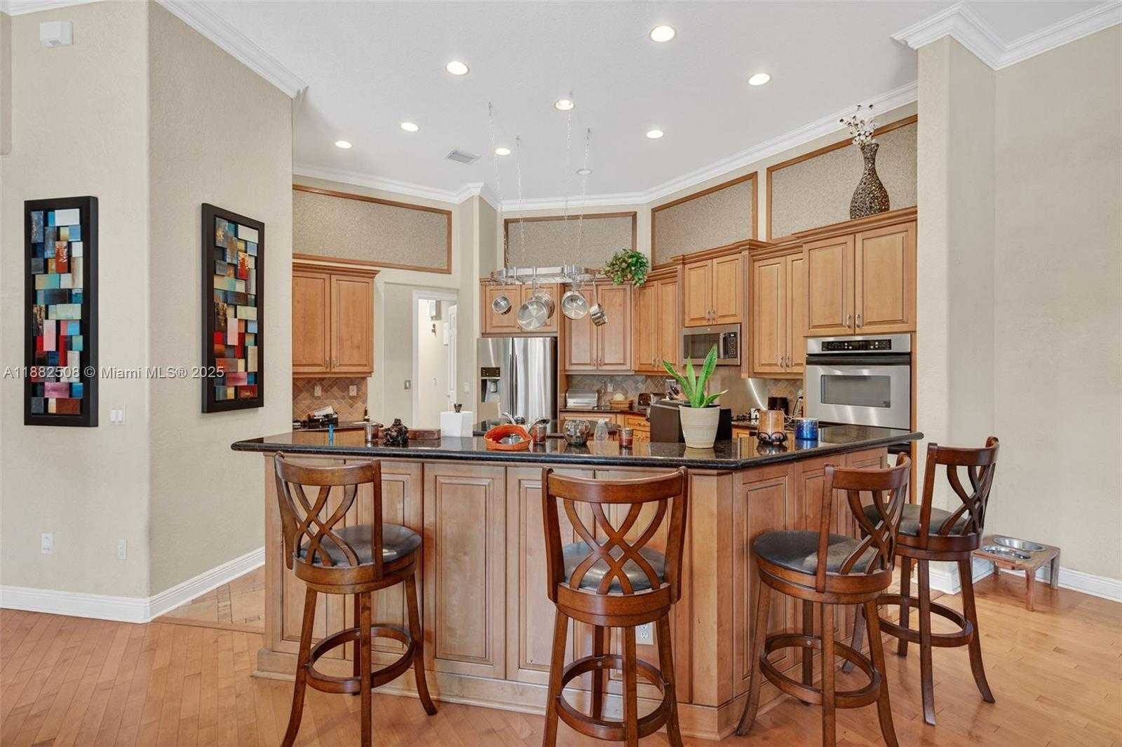 Small Image of 3792 CHURCHILL DOWNS DR, Davie Number 17