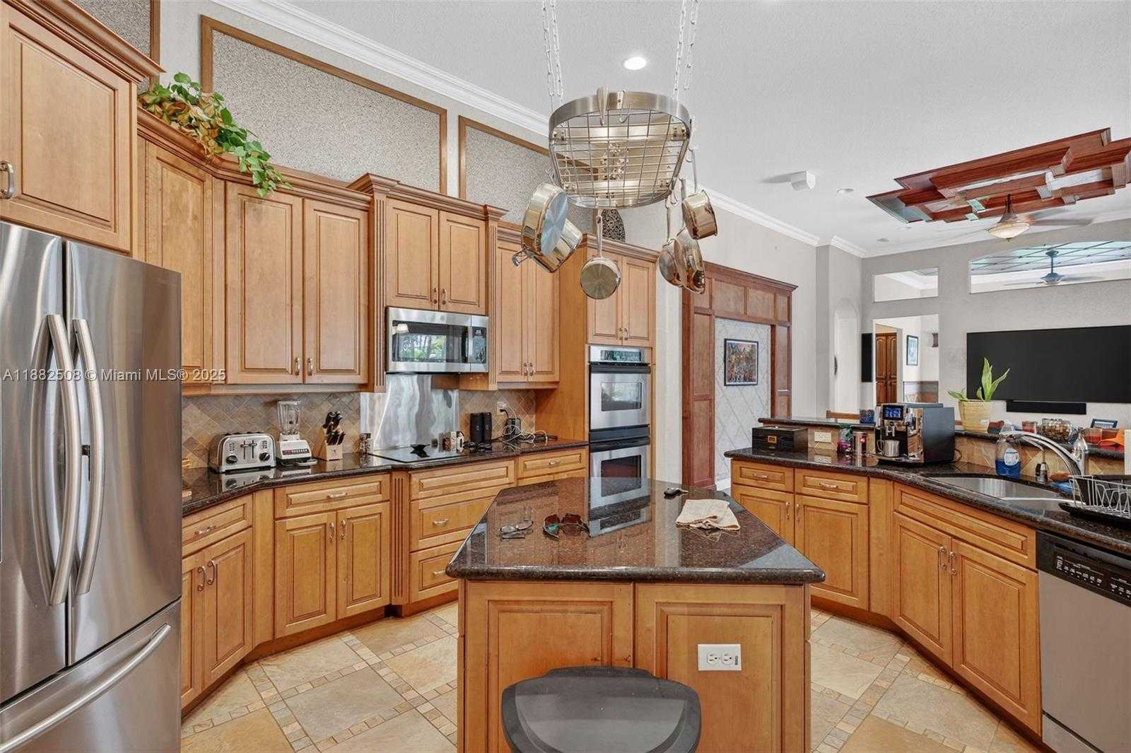 Small Image of 3792 CHURCHILL DOWNS DR, Davie Number 19