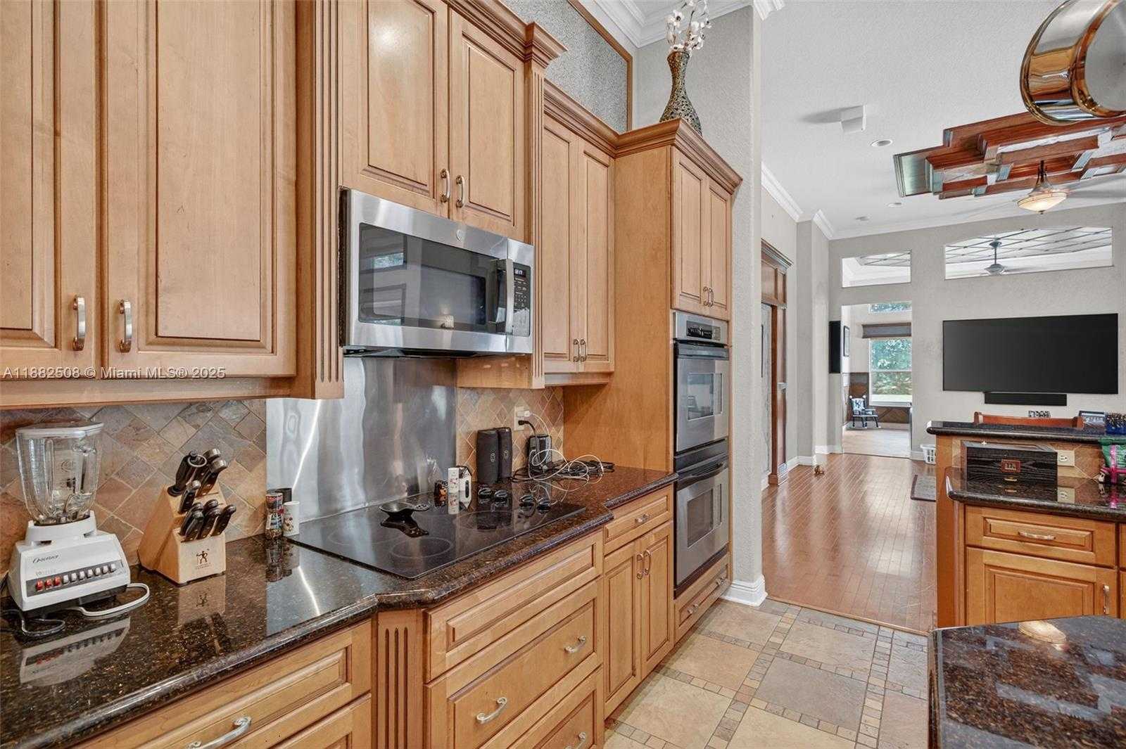 Small Image of 3792 CHURCHILL DOWNS DR, Davie Number 21