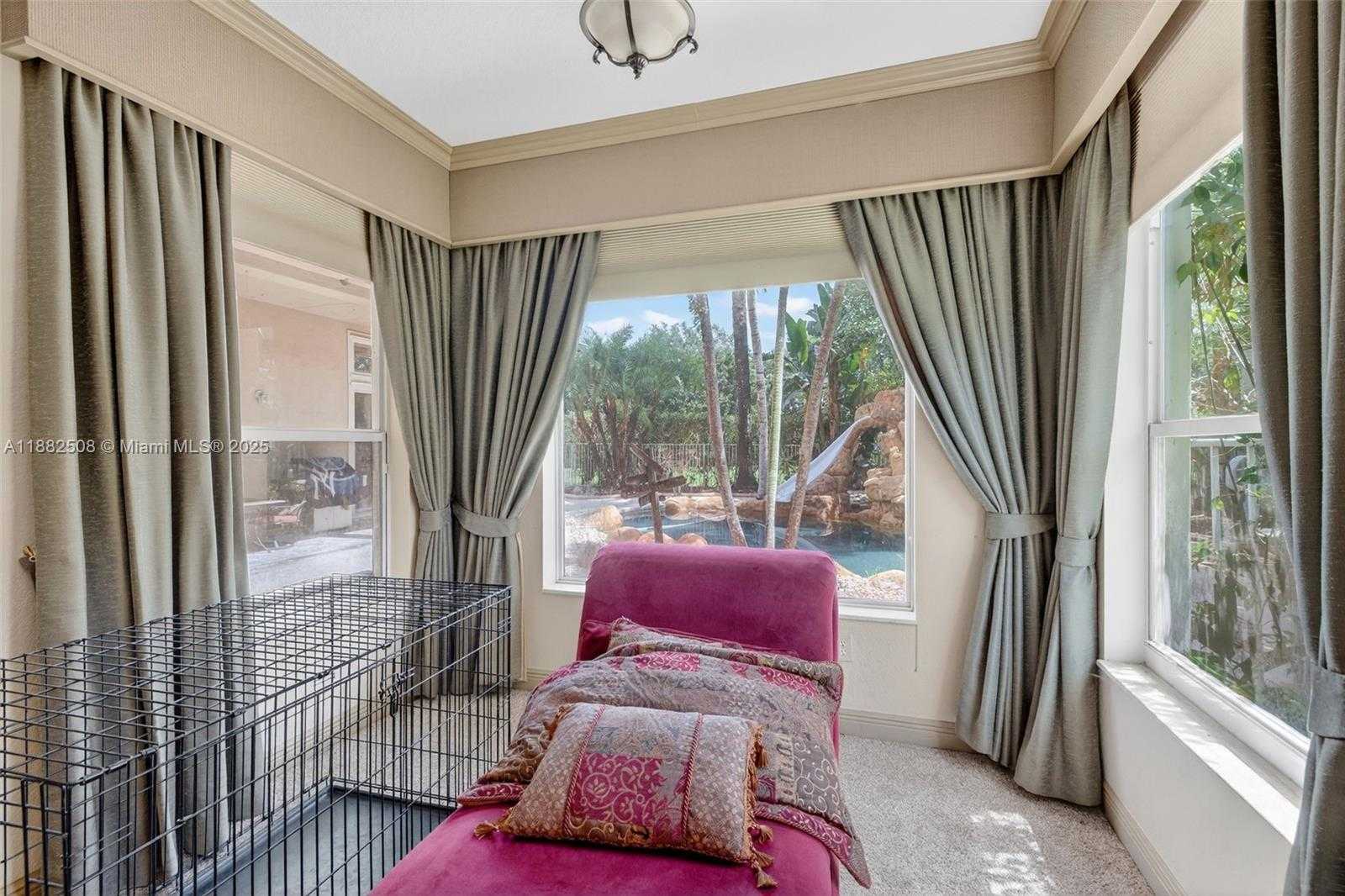 Small Image of 3792 CHURCHILL DOWNS DR, Davie Number 40