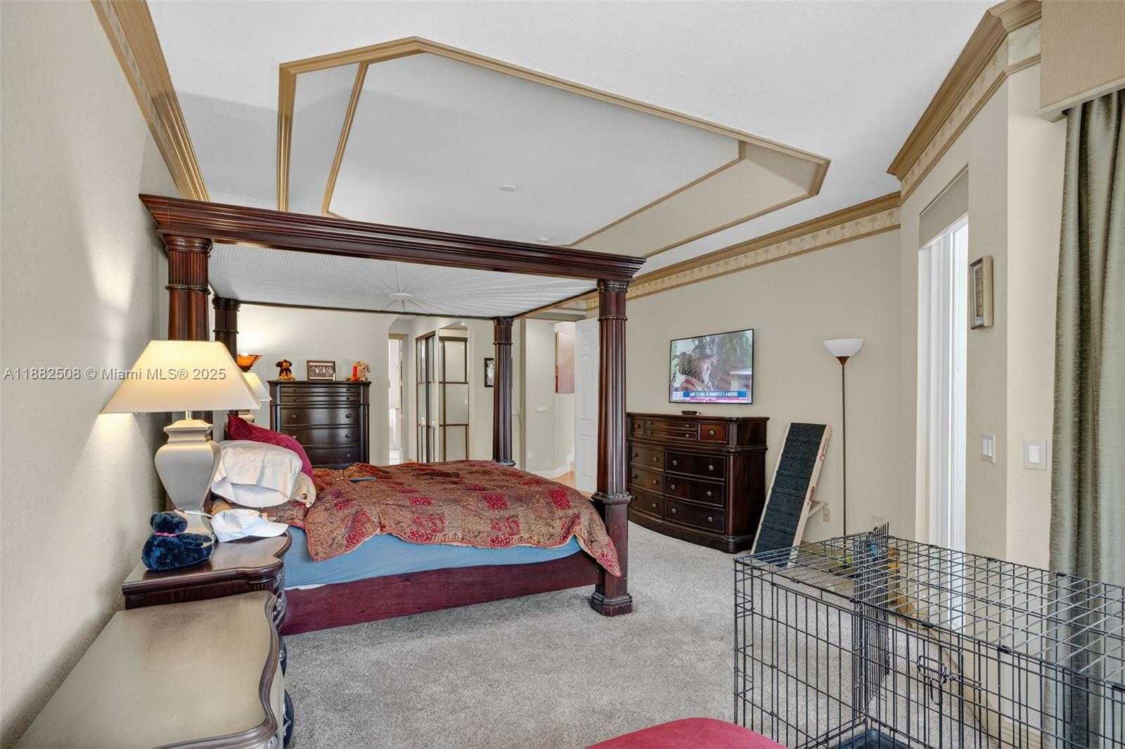 Small Image of 3792 CHURCHILL DOWNS DR, Davie Number 41