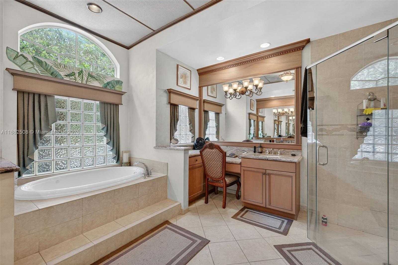 Small Image of 3792 CHURCHILL DOWNS DR, Davie Number 44