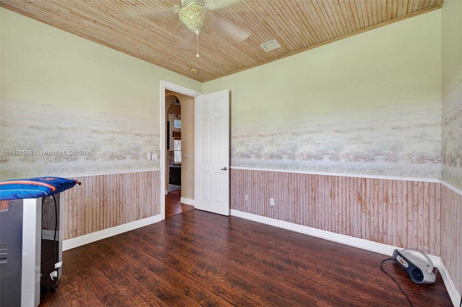 Small Image of 3792 CHURCHILL DOWNS DR, Davie Number 50