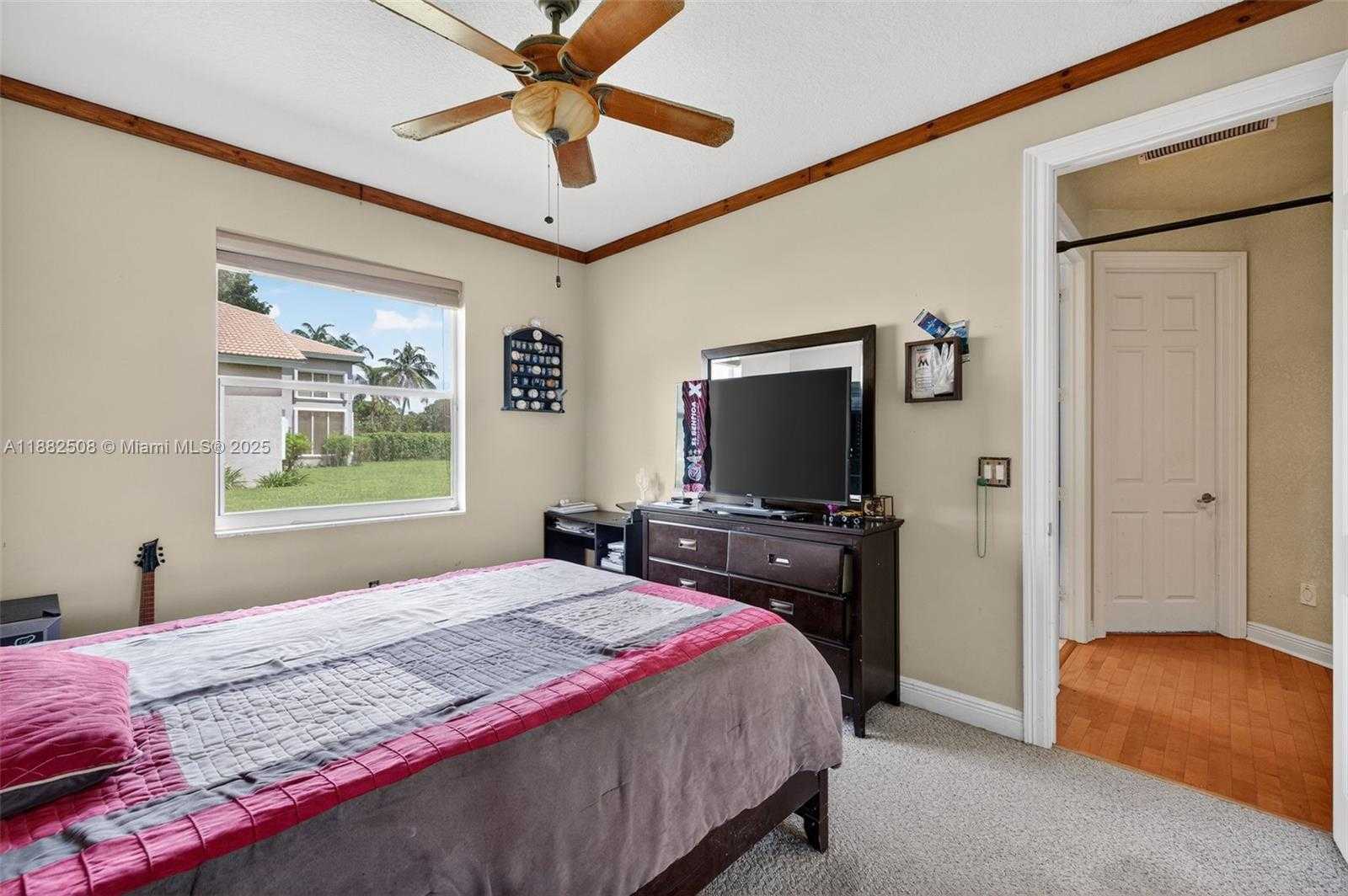 Small Image of 3792 CHURCHILL DOWNS DR, Davie Number 53