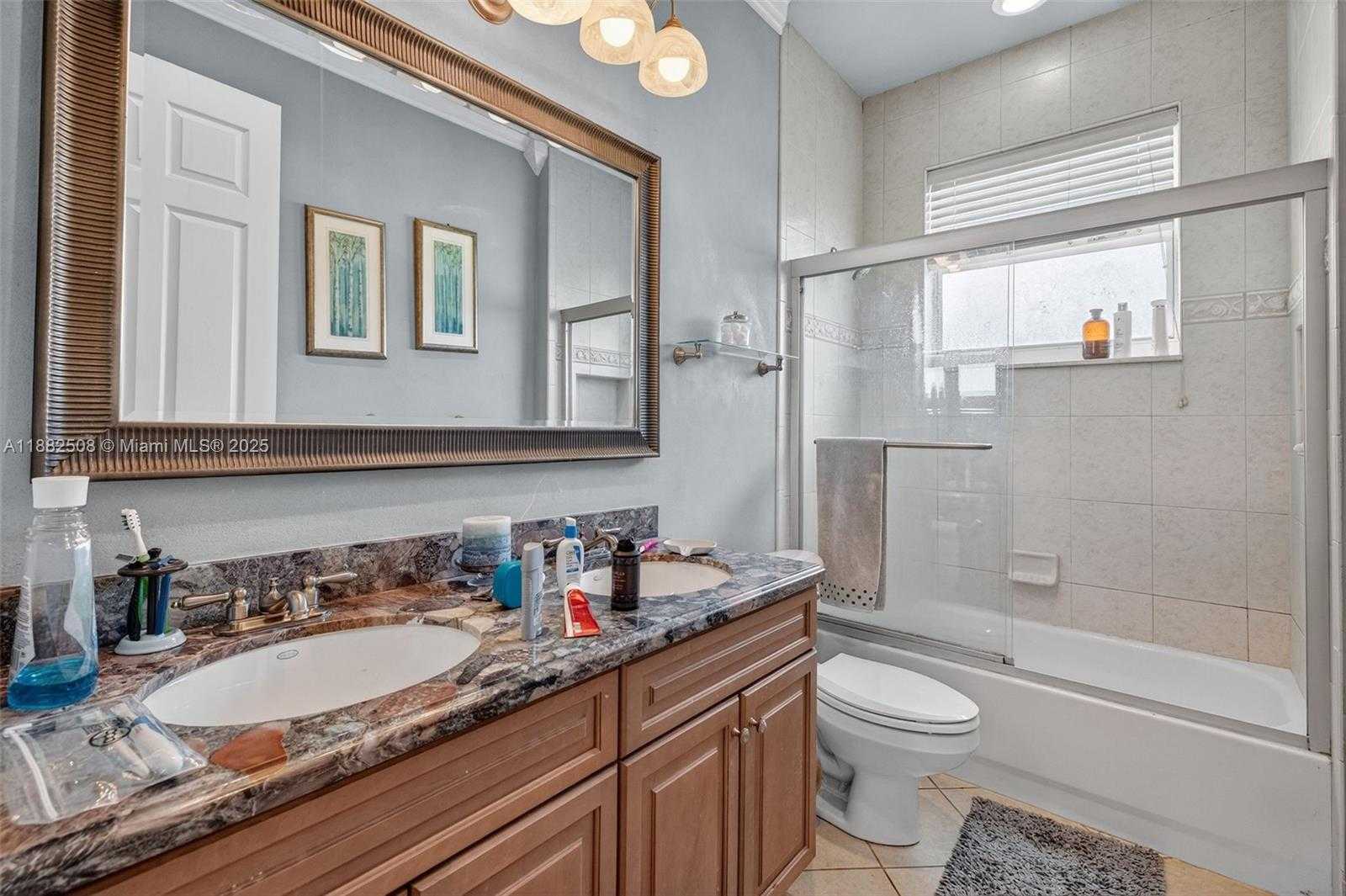Small Image of 3792 CHURCHILL DOWNS DR, Davie Number 55