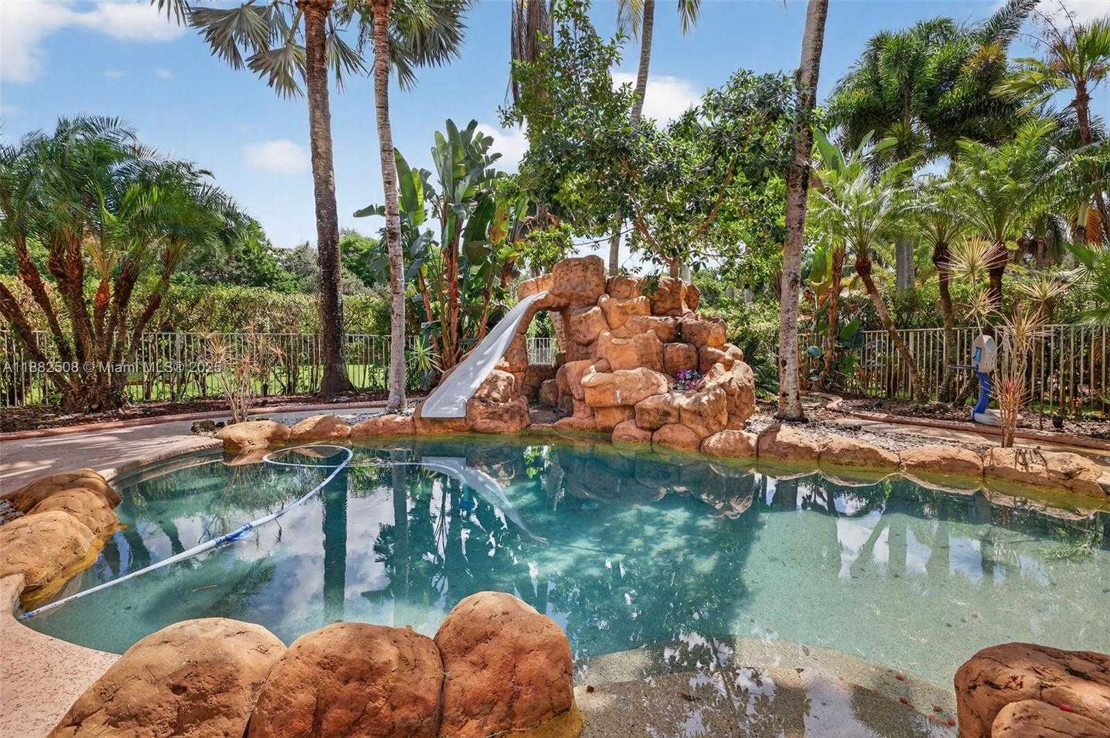 Small Image of 3792 CHURCHILL DOWNS DR, Davie Number 66