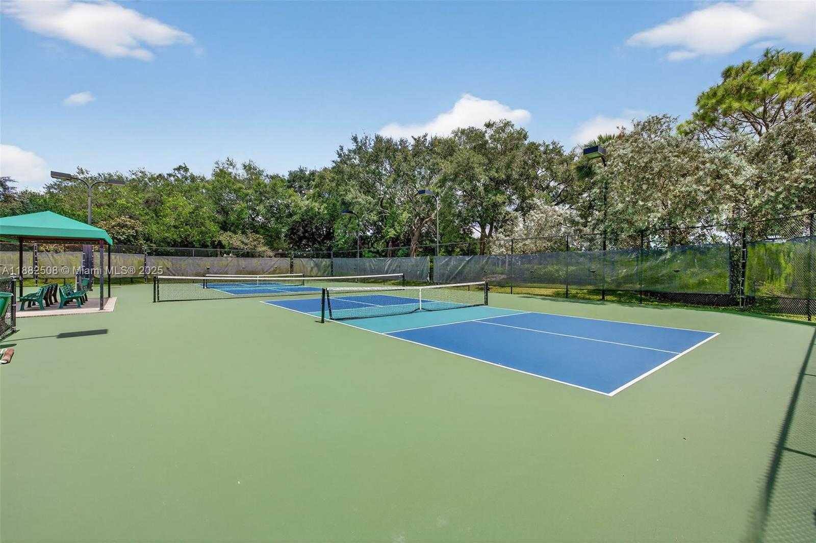 Small Image of 3792 CHURCHILL DOWNS DR, Davie Number 77