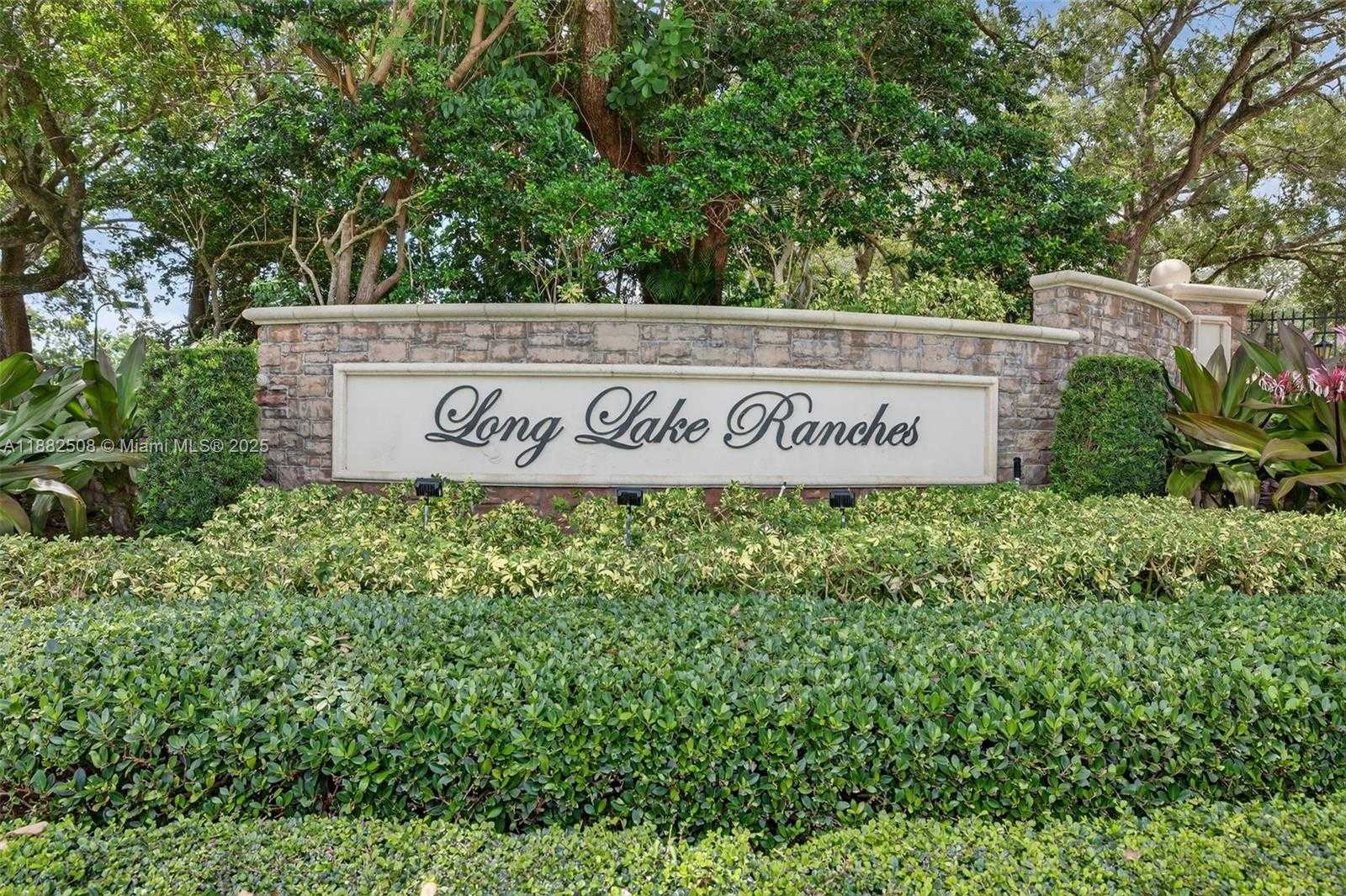 Small Image of 3792 CHURCHILL DOWNS DR, Davie Number 78