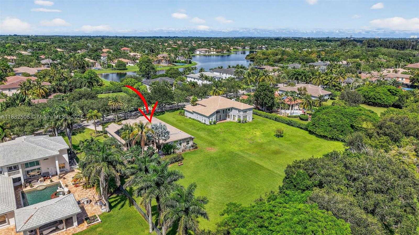 Small Image of 3792 CHURCHILL DOWNS DR, Davie Number 81