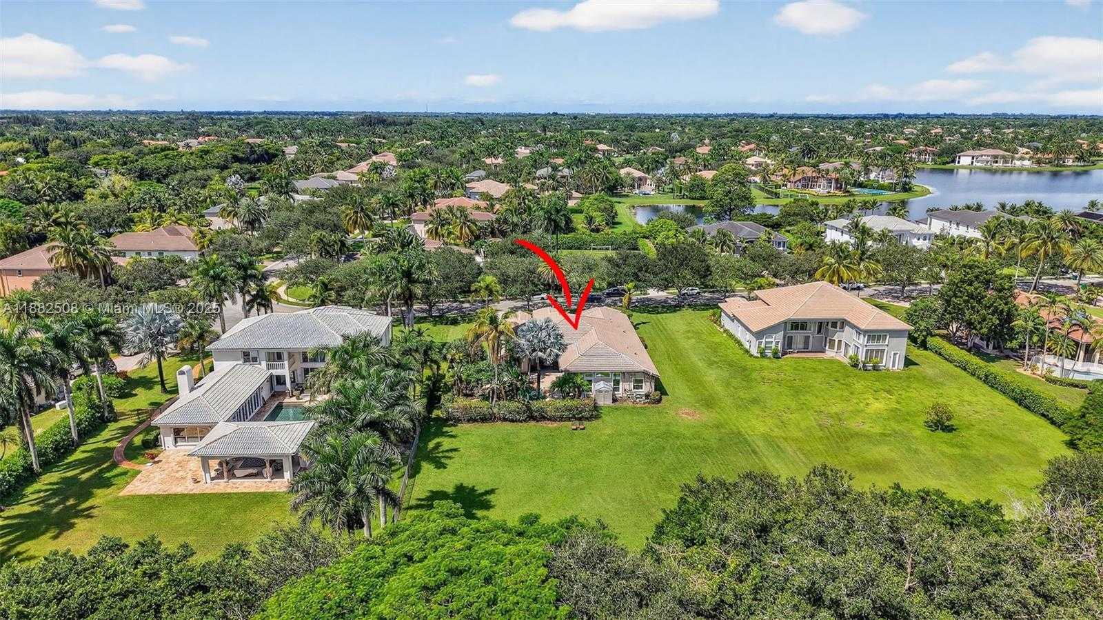 Small Image of 3792 CHURCHILL DOWNS DR, Davie Number 82