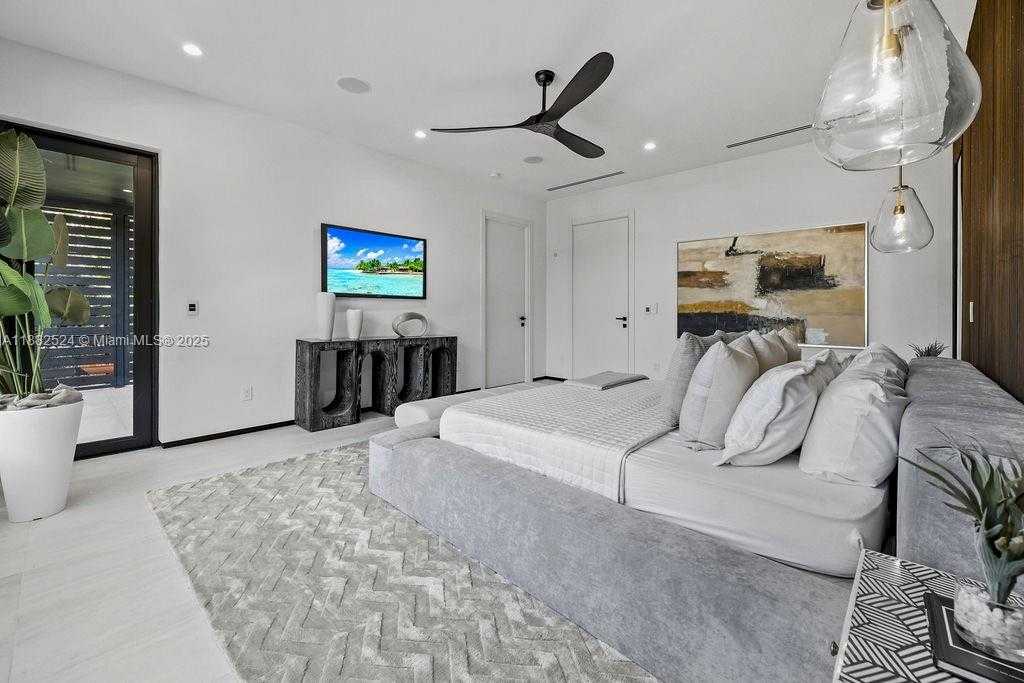 Small Image of 1132 SOUTH EAST 6TH TER, Fort Lauderdale Number 38