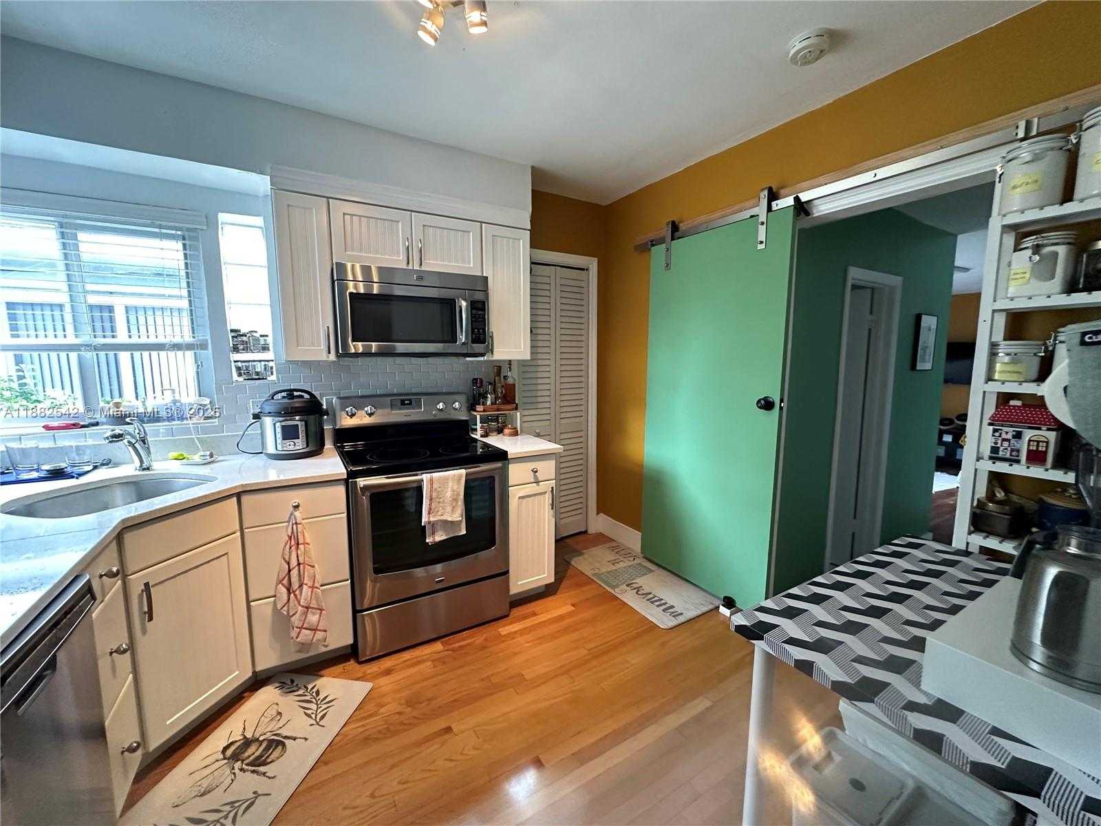 Small Image of 2270 SOUTH WEST 24TH ST, Miami Number 11