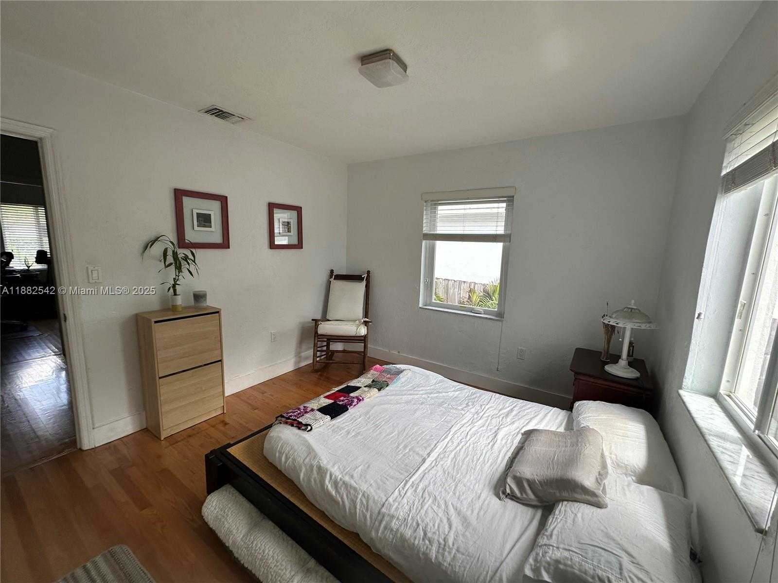 Small Image of 2270 SOUTH WEST 24TH ST, Miami Number 14