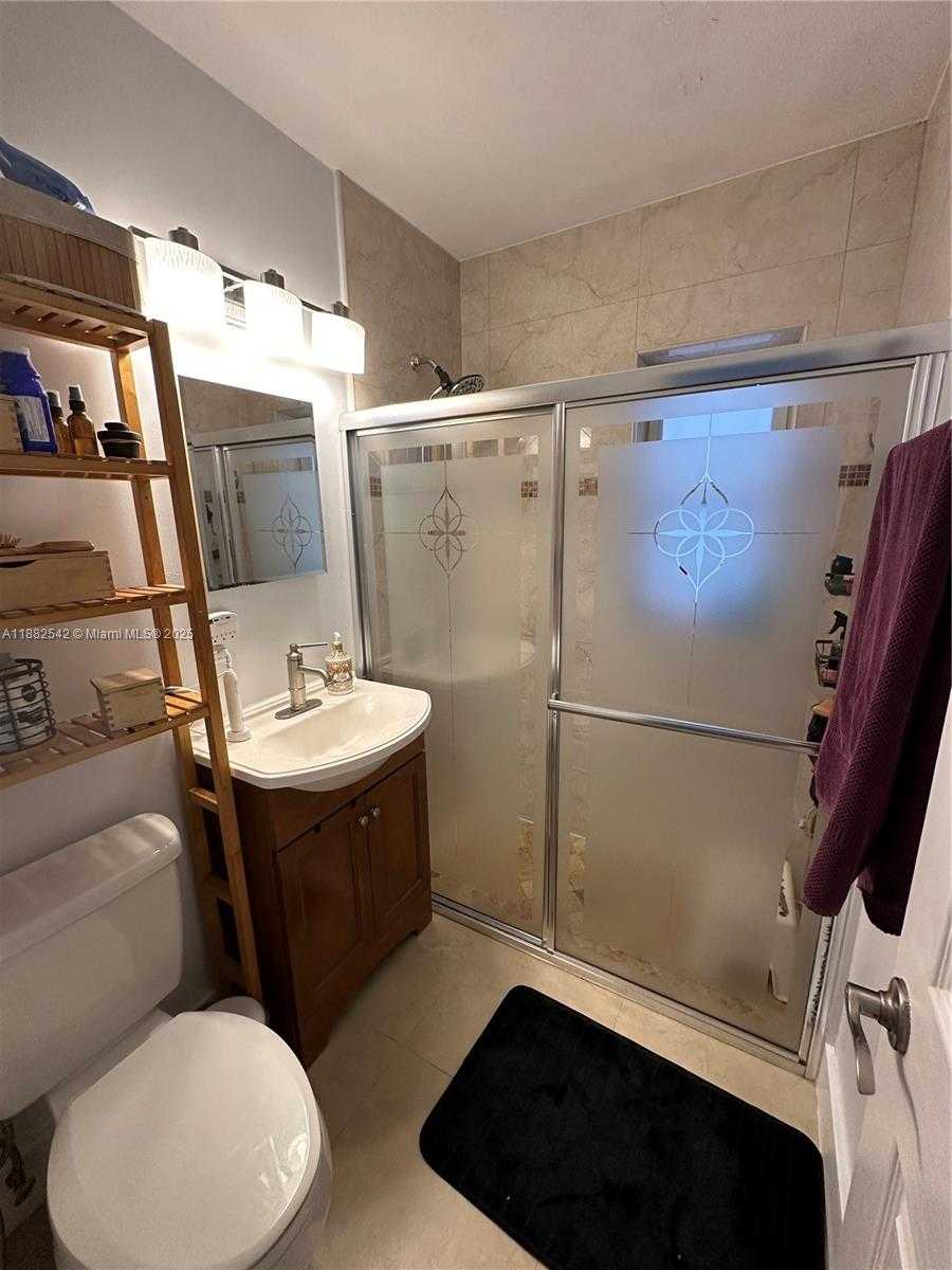 Small Image of 2270 SOUTH WEST 24TH ST, Miami Number 15