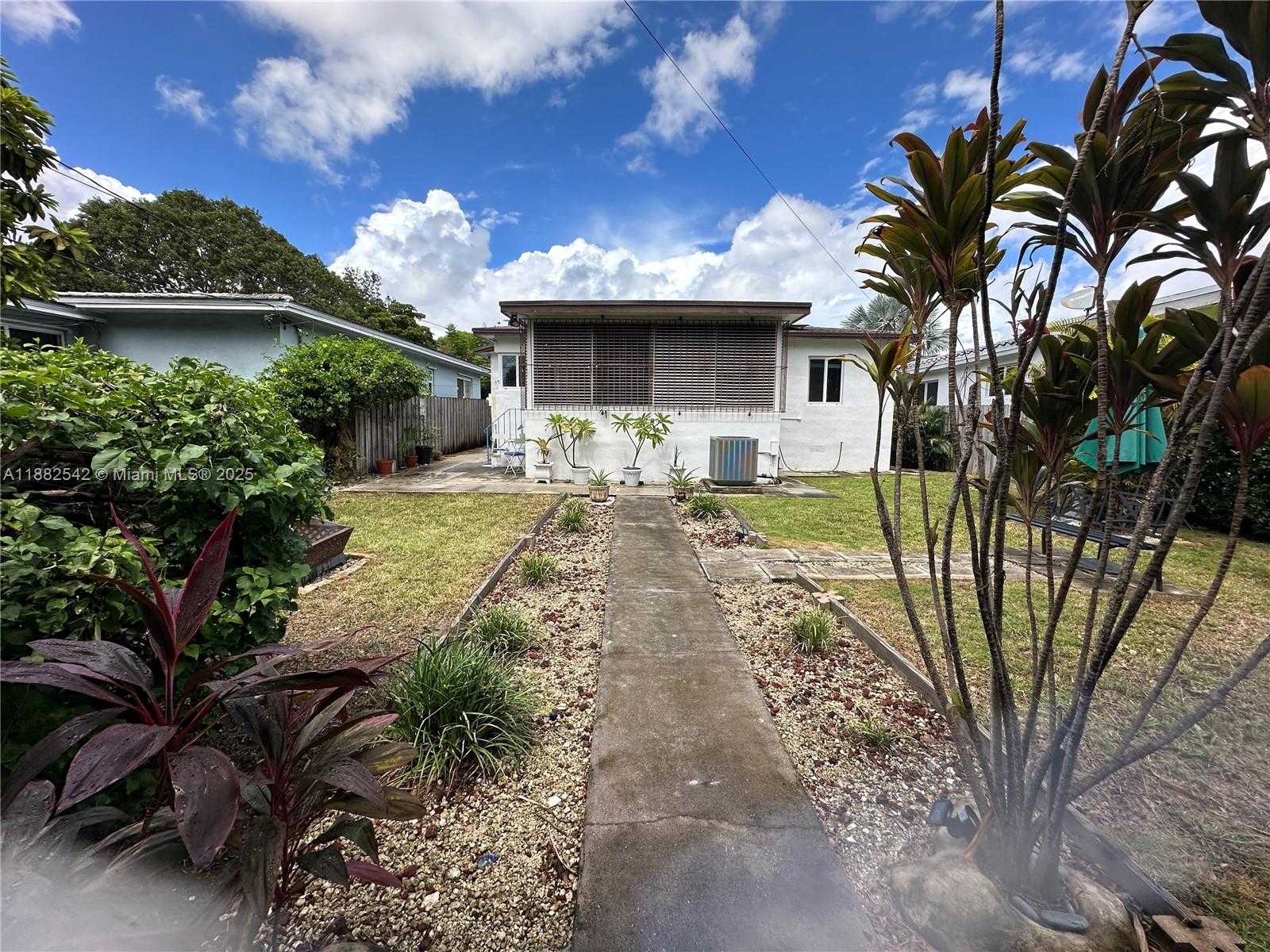 Small Image of 2270 SOUTH WEST 24TH ST, Miami Number 22