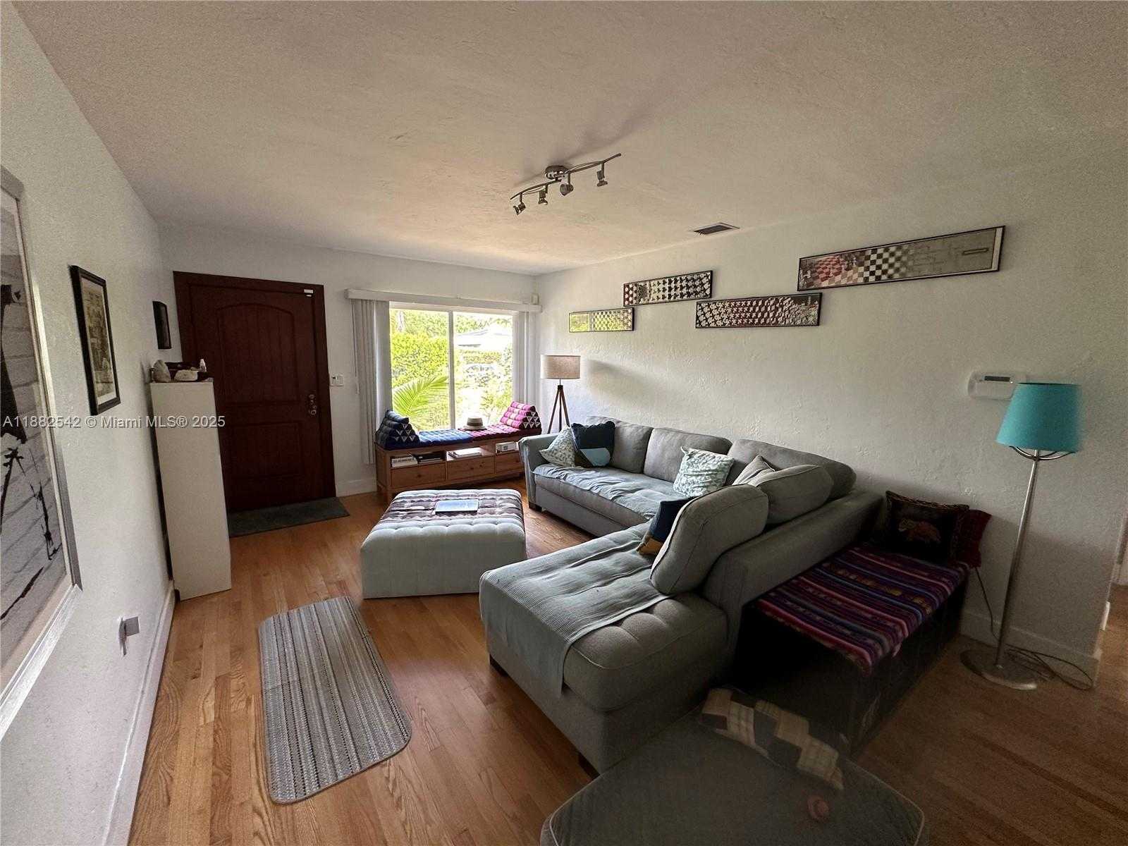 Small Image of 2270 SOUTH WEST 24TH ST, Miami Number 6