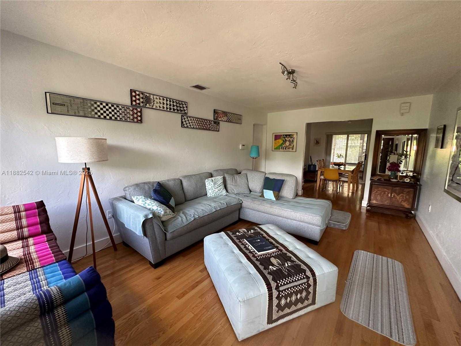 Small Image of 2270 SOUTH WEST 24TH ST, Miami Number 7