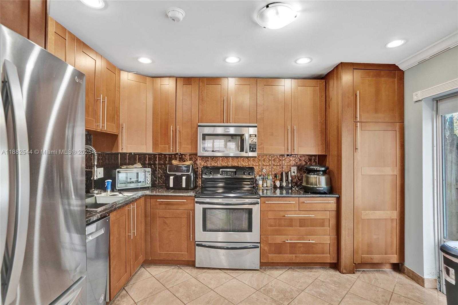 Small Image of 7859 NW 50TH ST, Lauderhill Number 6