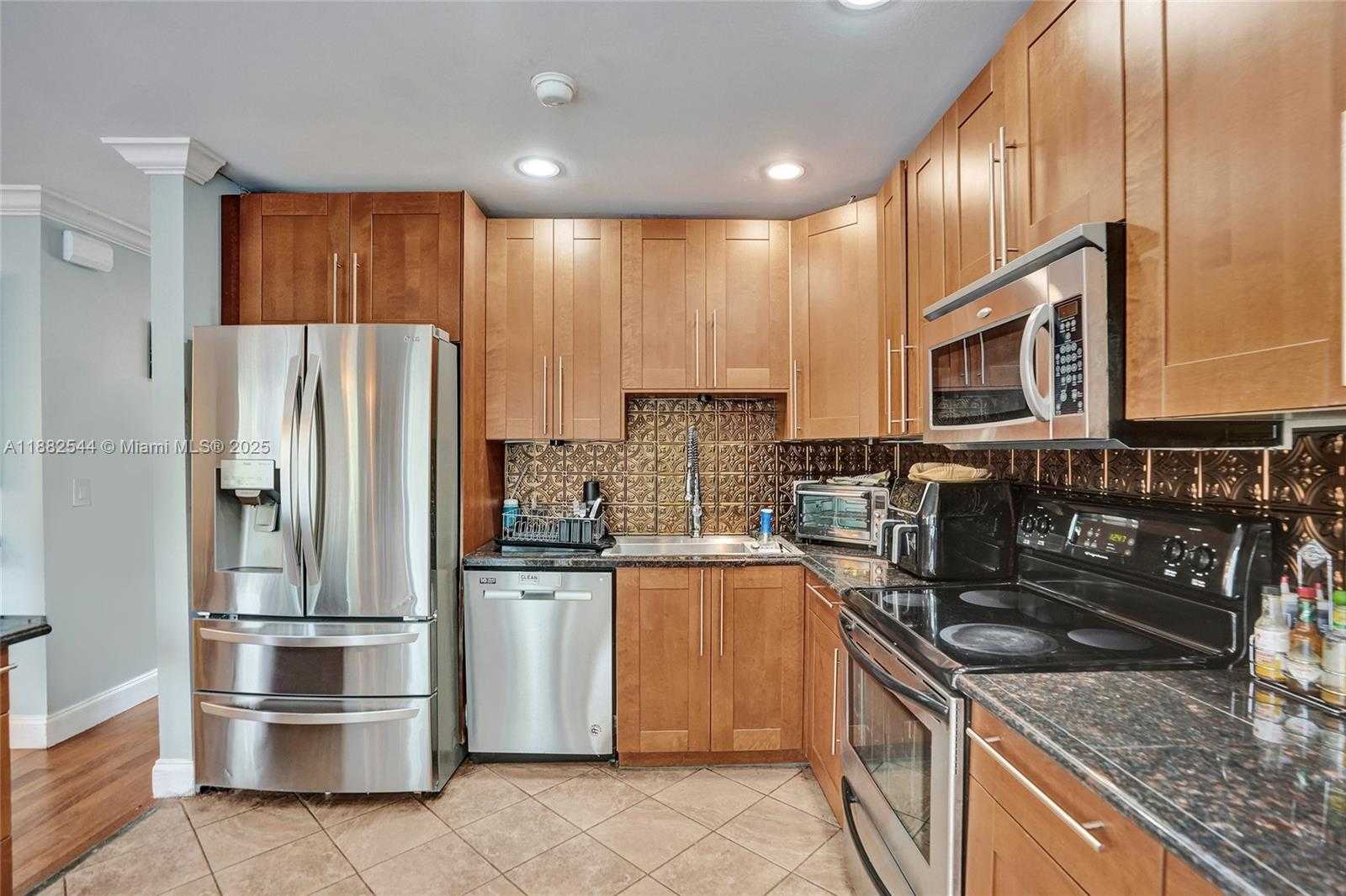 Small Image of 7859 NW 50TH ST, Lauderhill Number 9