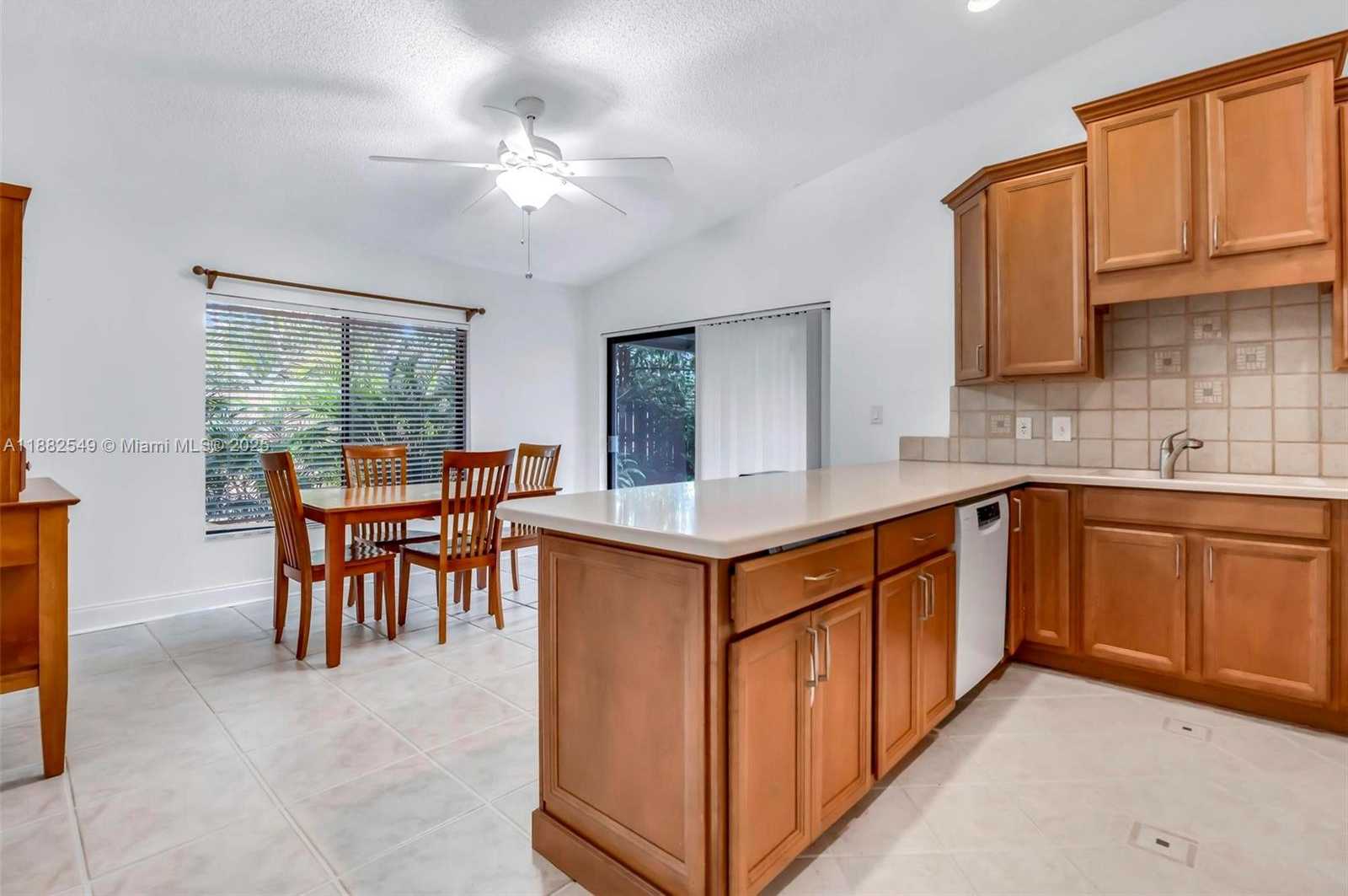 Small Image of 990 NORTH WEST 89TH AVE, Plantation Number 12