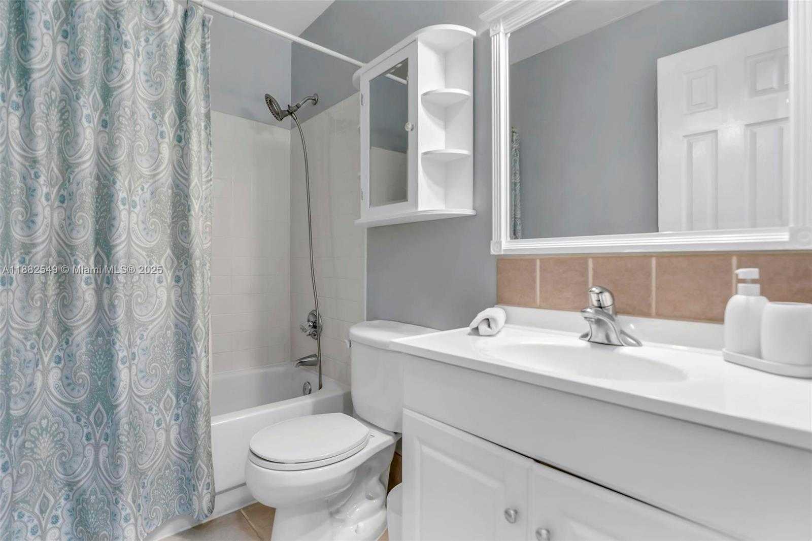 Small Image of 990 NORTH WEST 89TH AVE, Plantation Number 24