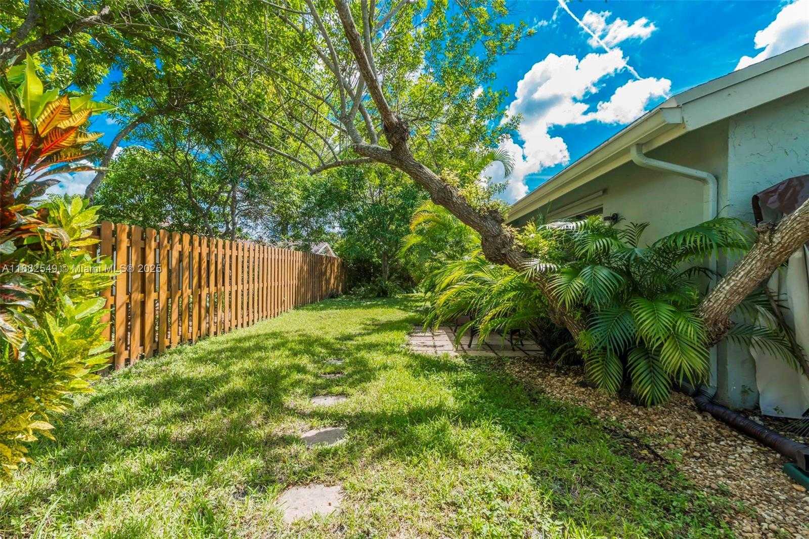 Small Image of 990 NORTH WEST 89TH AVE, Plantation Number 27