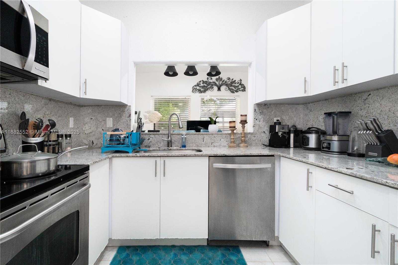 Small Image of 10013 SOUTH WEST 218TH ST, Cutler Bay Number 16