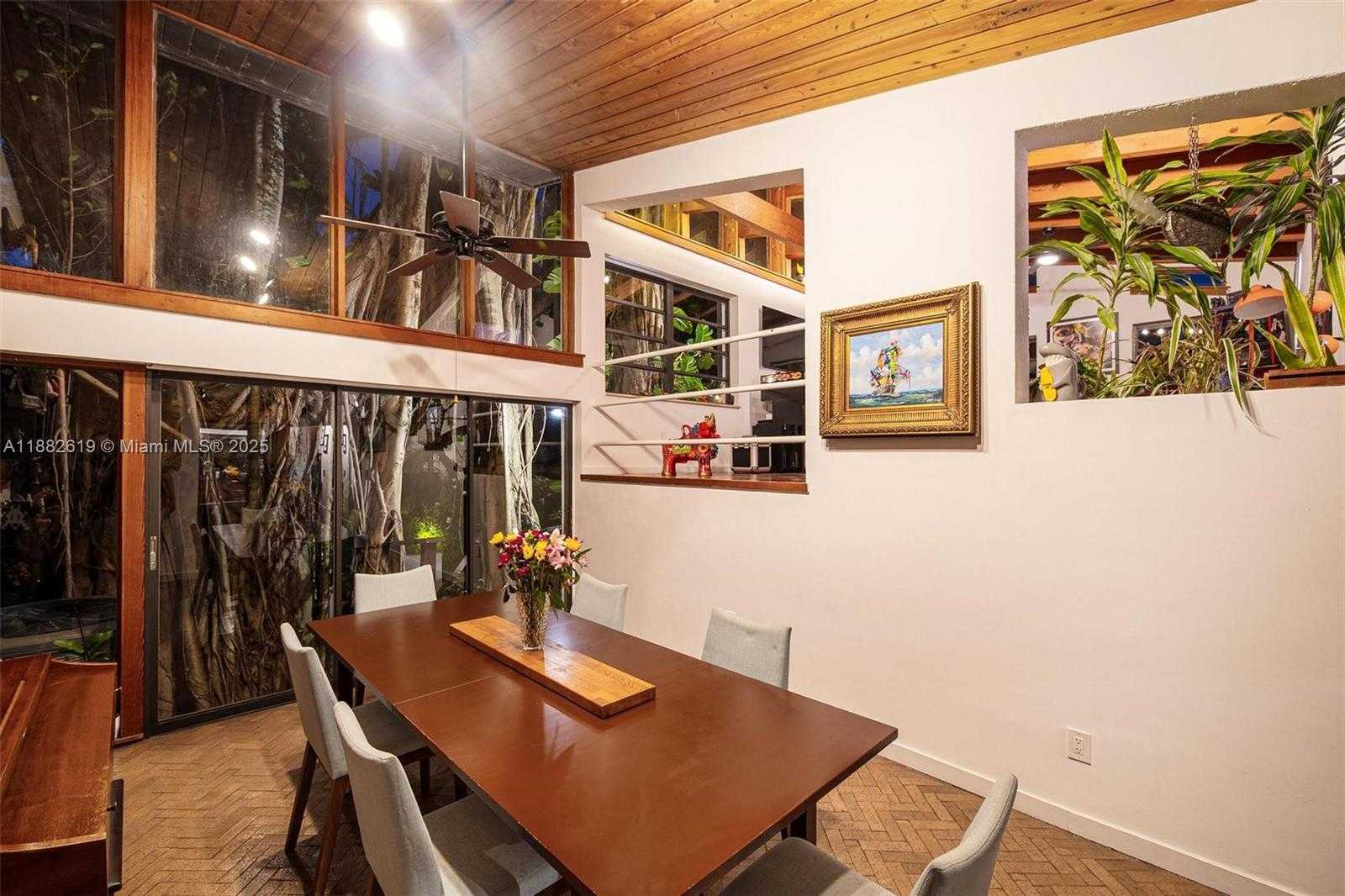 Small Image of 4141 PAMONA AVE, Miami Number 11