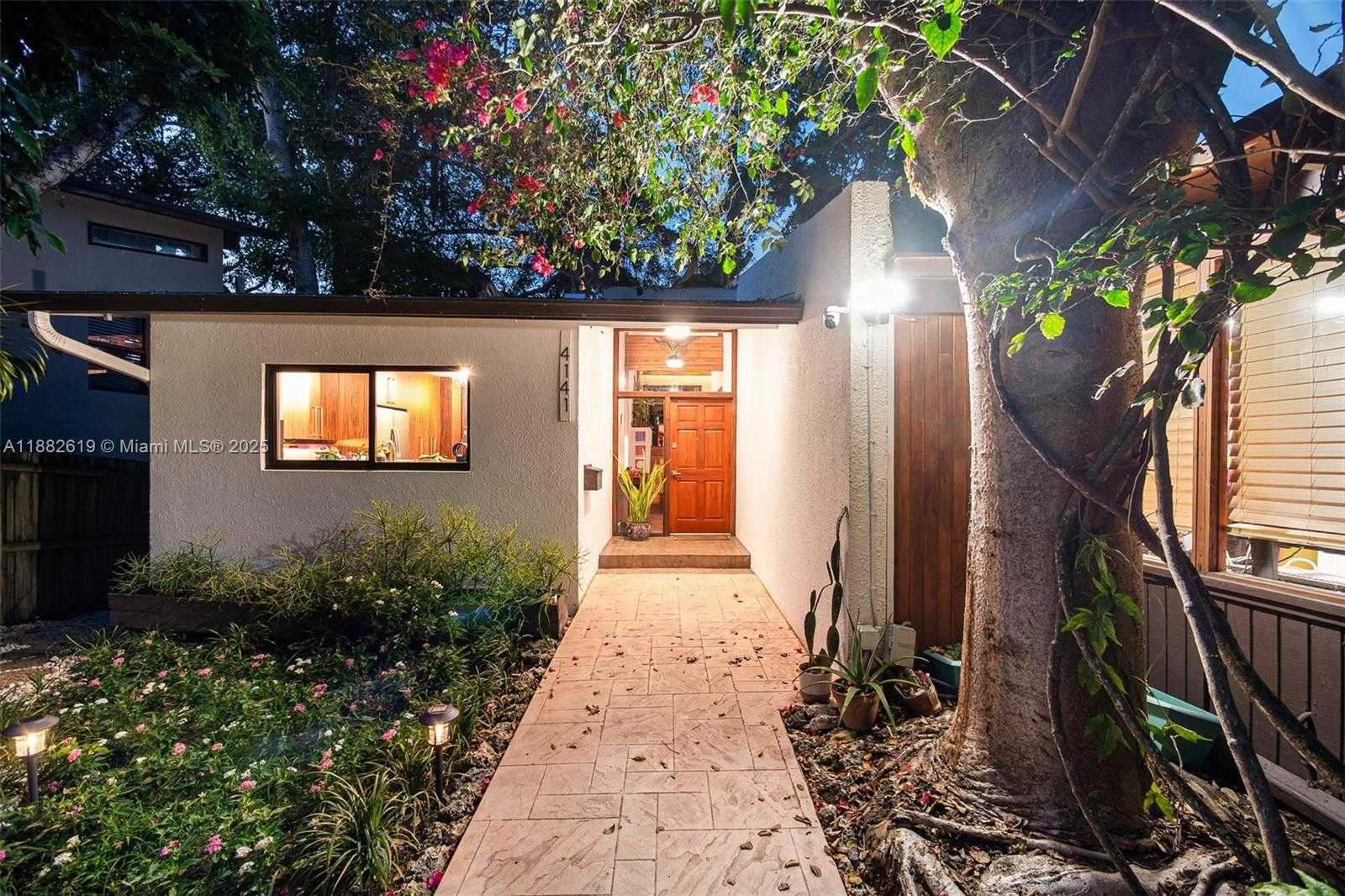 Small Image of 4141 PAMONA AVE, Miami Number 15
