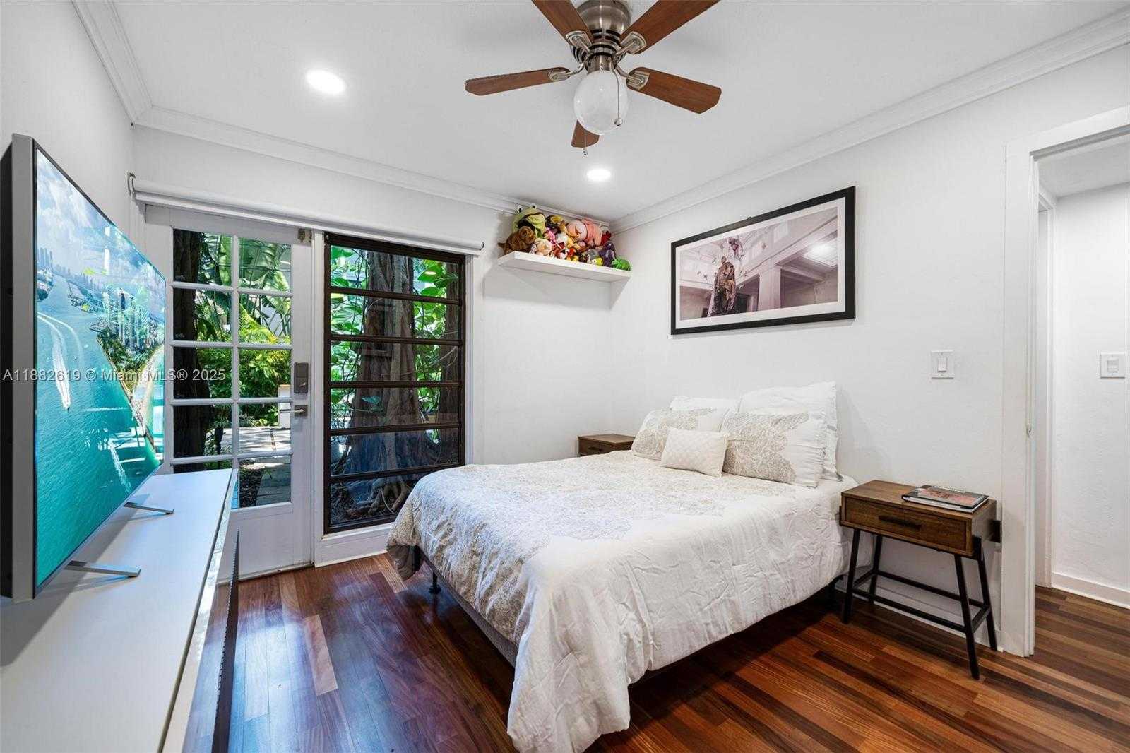 Small Image of 4141 PAMONA AVE, Miami Number 31