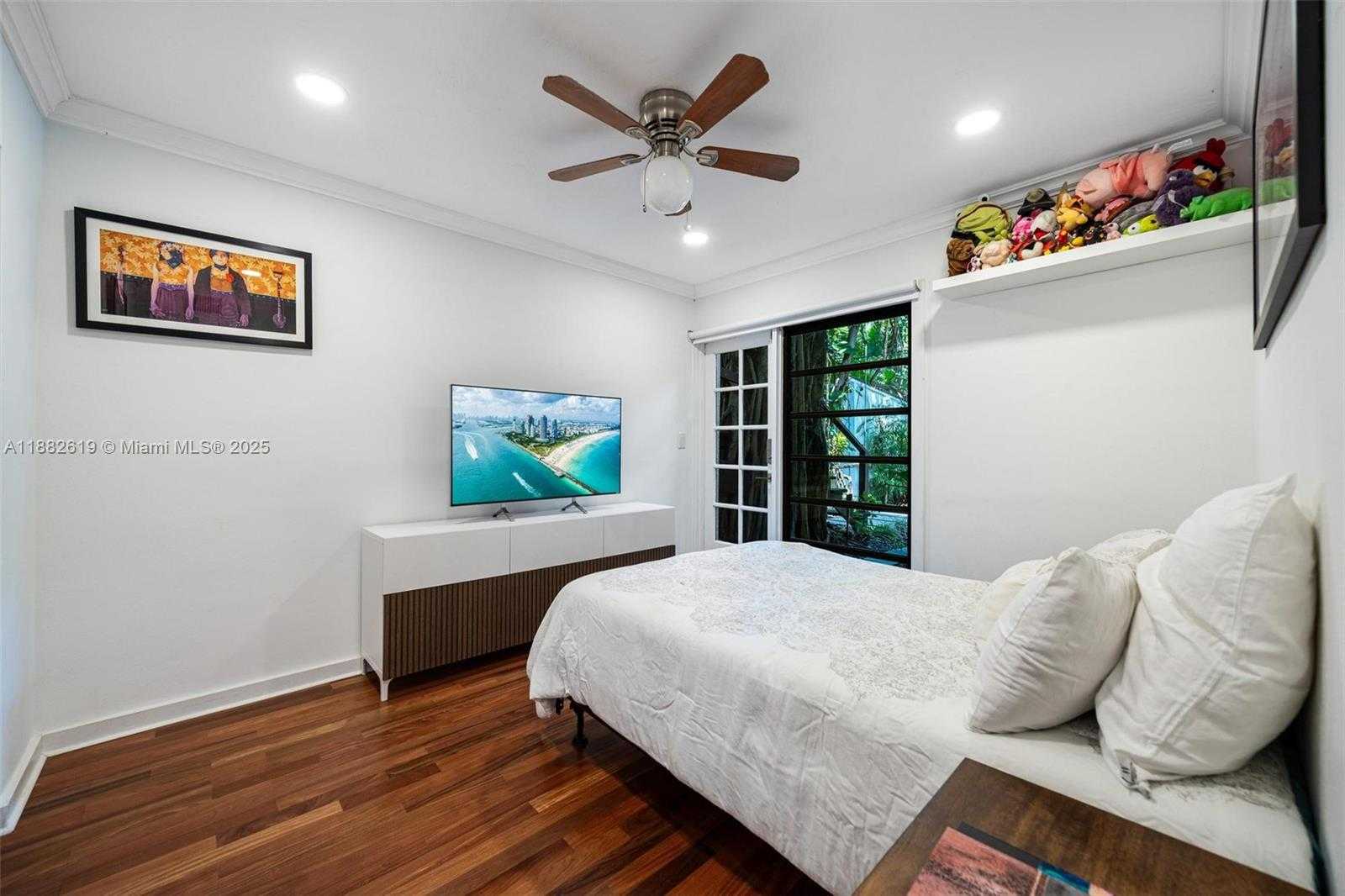 Small Image of 4141 PAMONA AVE, Miami Number 32