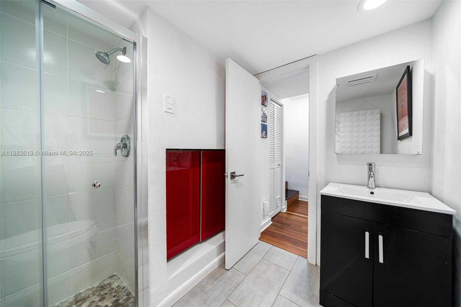 Small Image of 4141 PAMONA AVE, Miami Number 33