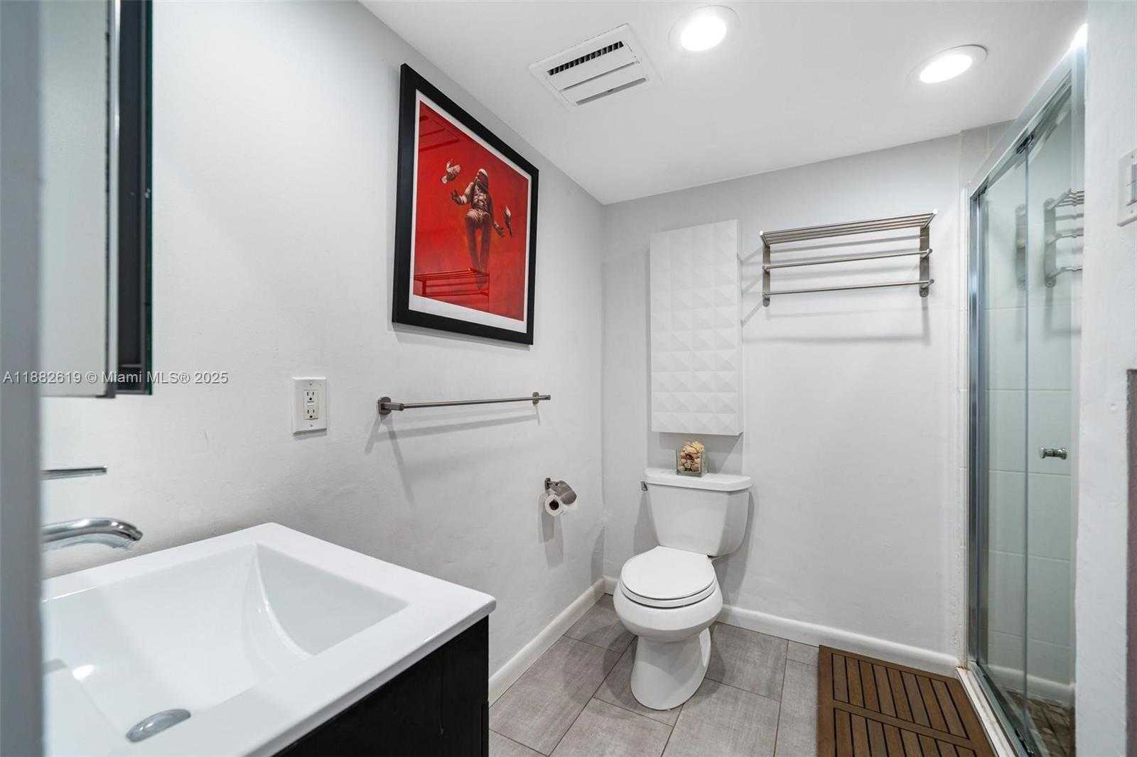 Small Image of 4141 PAMONA AVE, Miami Number 34