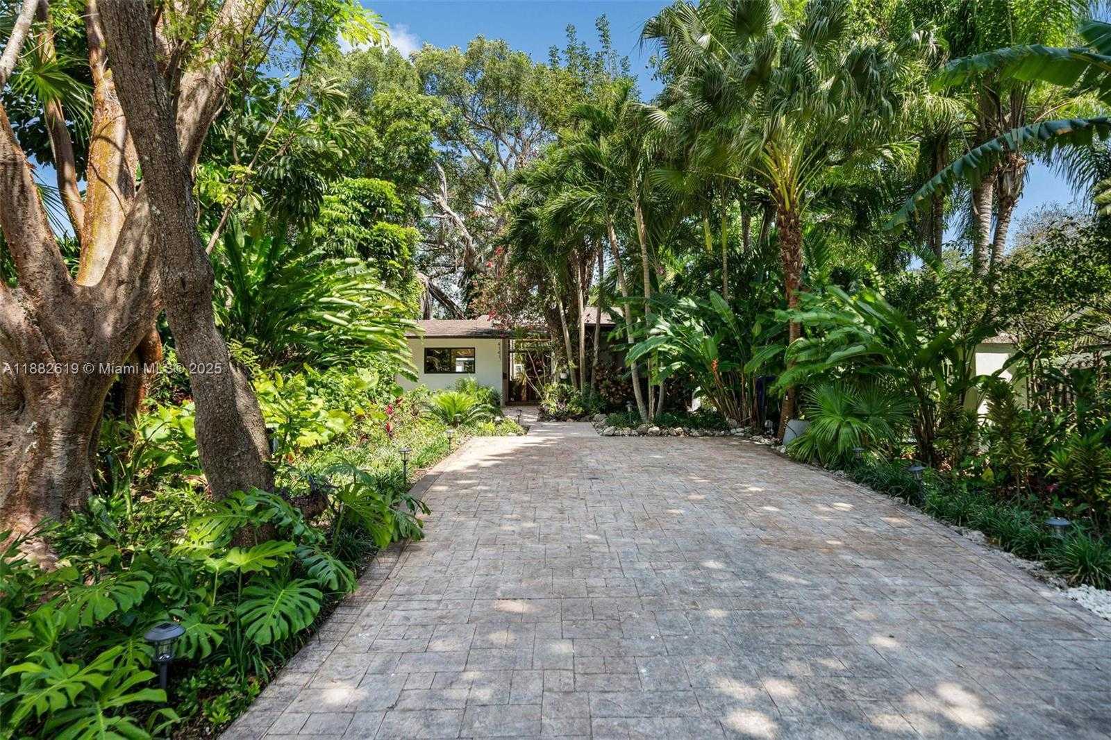 Small Image of 4141 PAMONA AVE, Miami Number 37