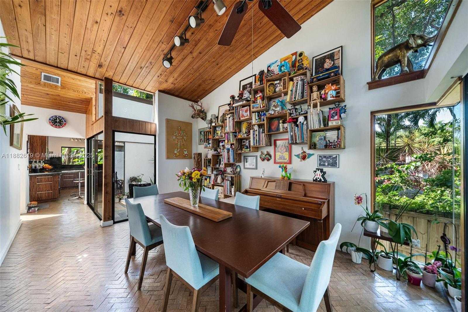 Small Image of 4141 PAMONA AVE, Miami Number 39