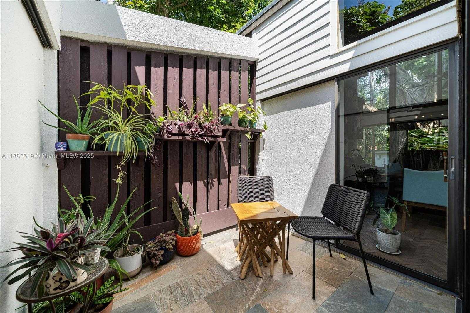 Small Image of 4141 PAMONA AVE, Miami Number 40