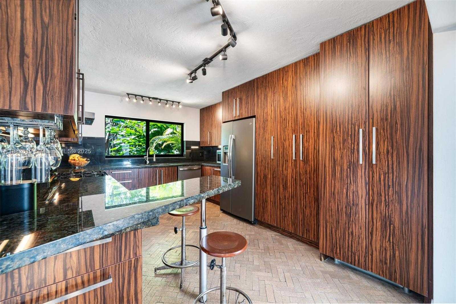 Small Image of 4141 PAMONA AVE, Miami Number 41