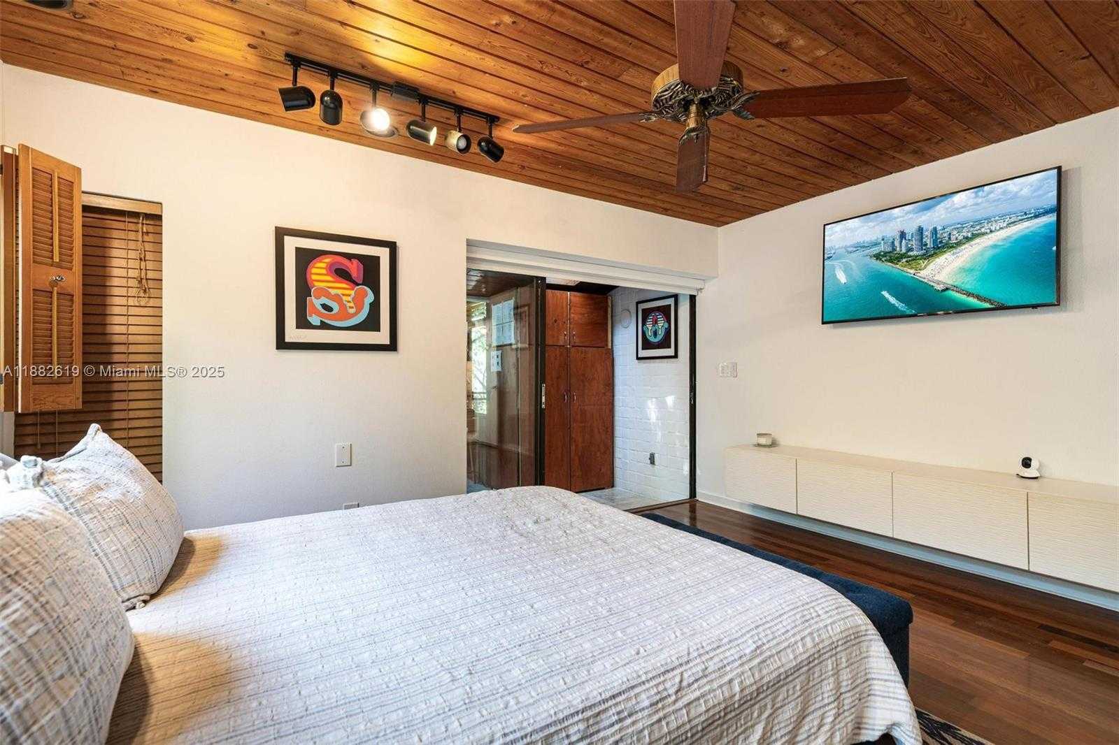 Small Image of 4141 PAMONA AVE, Miami Number 47