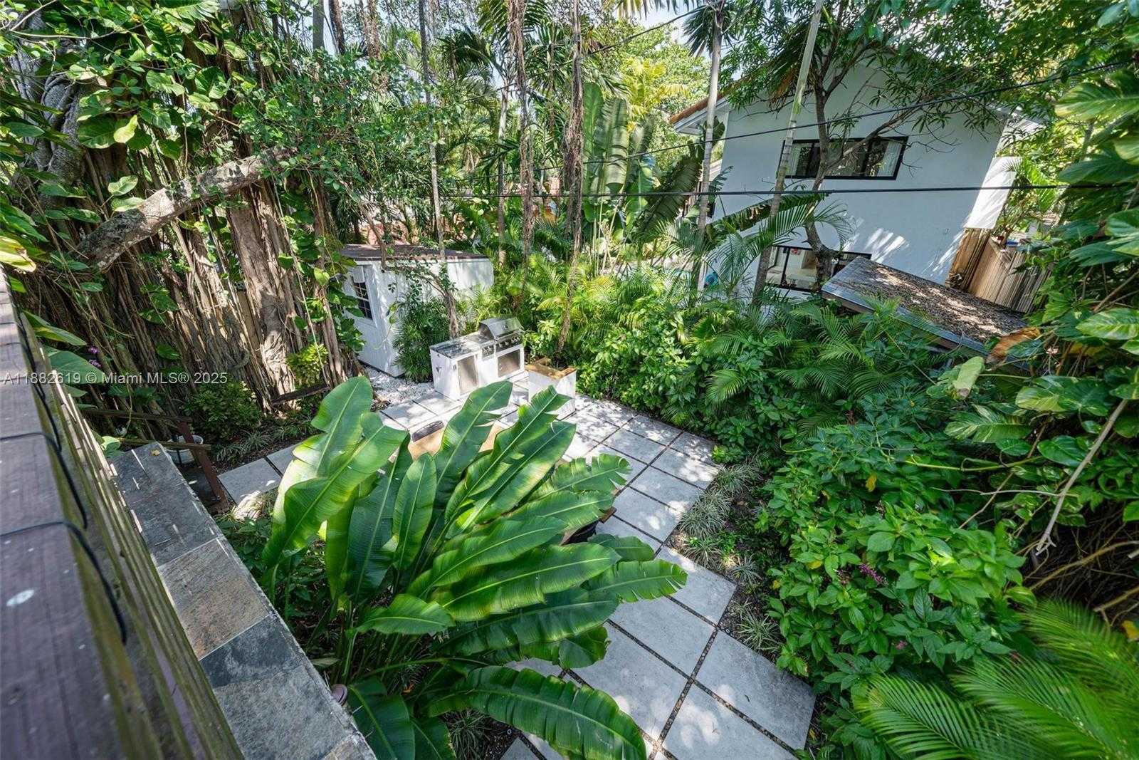 Small Image of 4141 PAMONA AVE, Miami Number 50