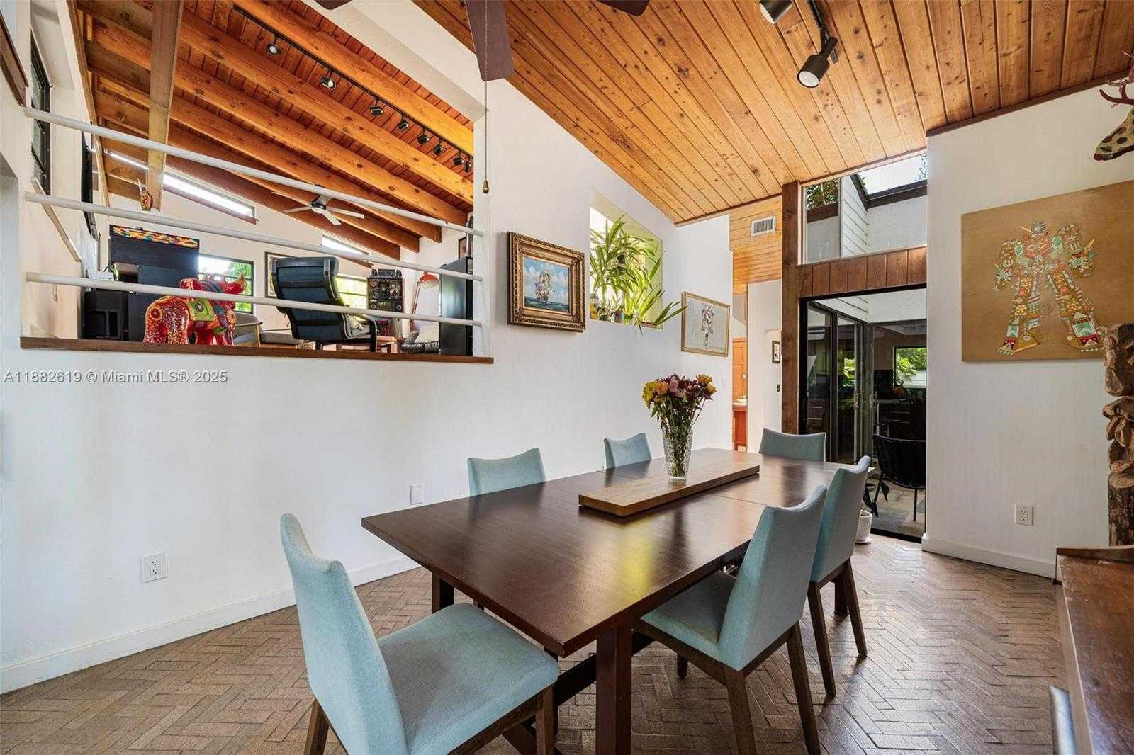 Small Image of 4141 PAMONA AVE, Miami Number 57
