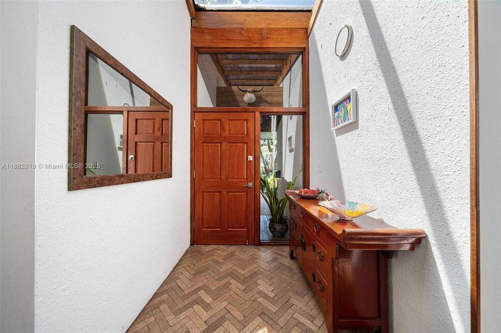 Small Image of 4141 PAMONA AVE, Miami Number 59