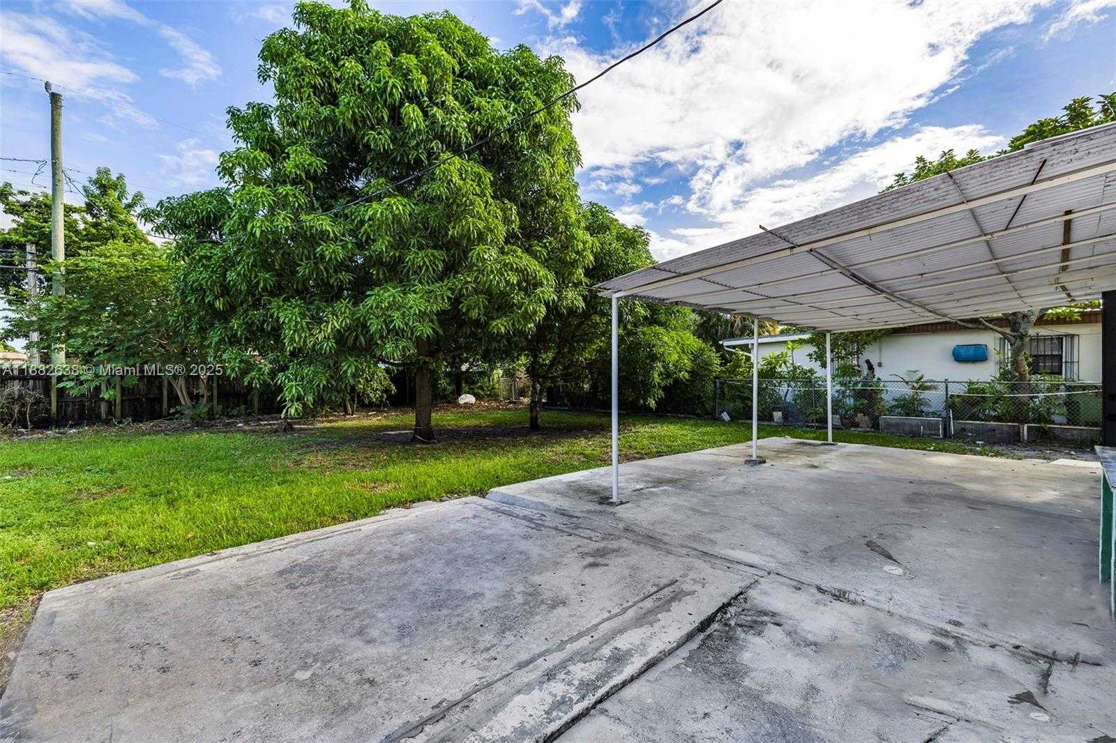 Small Image of 783 EAST 17TH ST, Hialeah Number 15