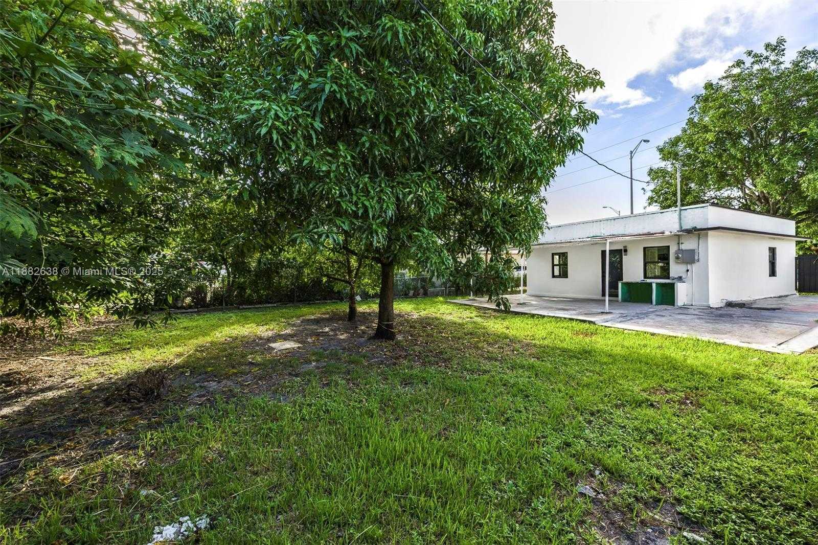 Small Image of 783 EAST 17TH ST, Hialeah Number 16