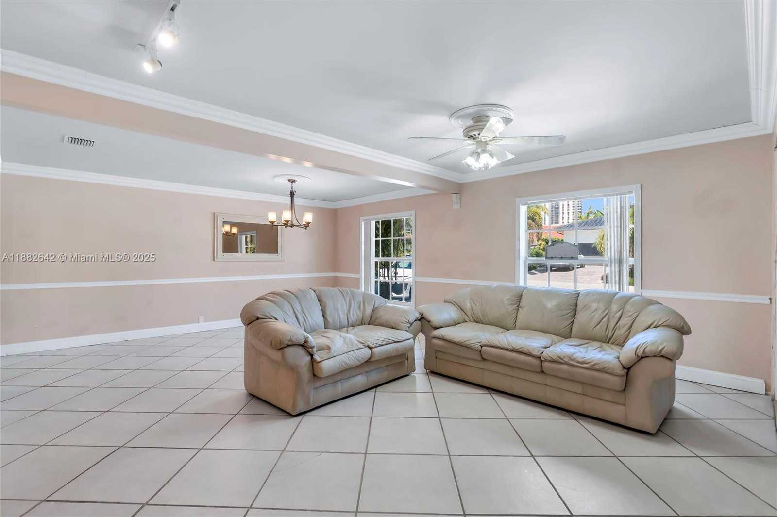 Small Image of 350 190TH ST, Sunny Isles Beach Number 2