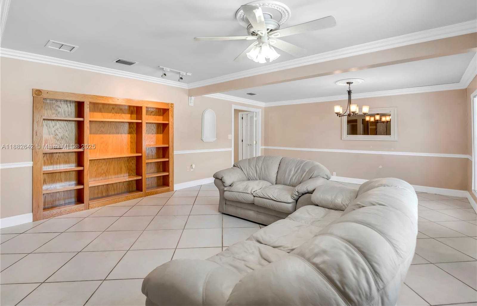 Small Image of 350 190TH ST, Sunny Isles Beach Number 3