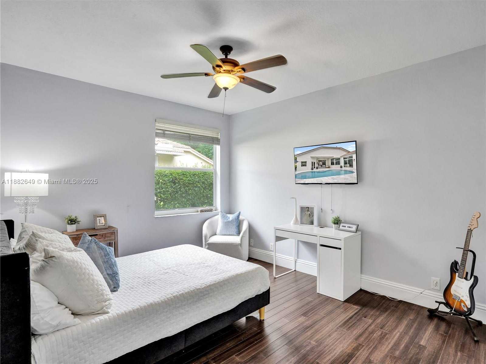 Small Image of 2496 EAGLE RUN DRIVE, Weston Number 14