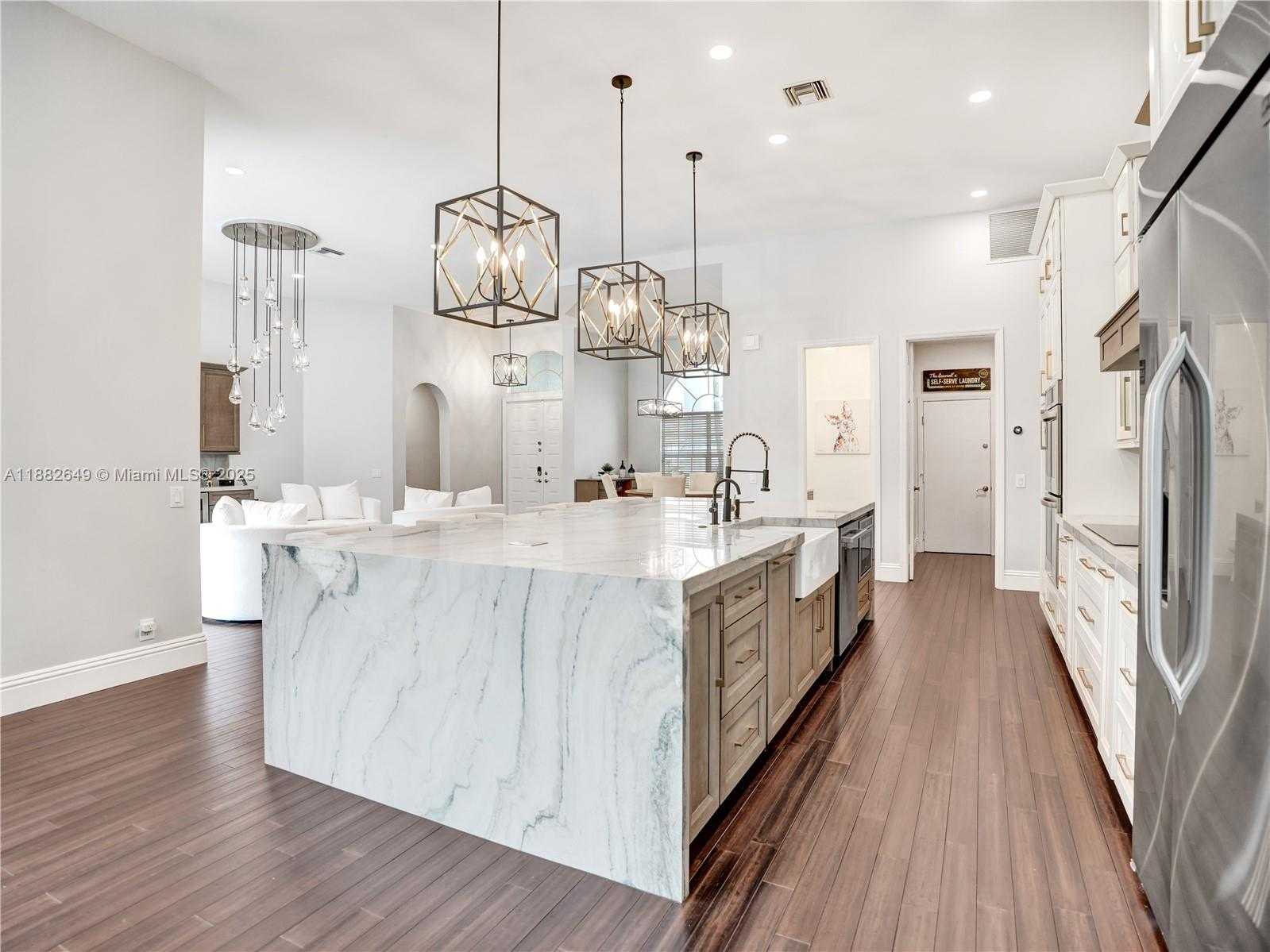 Small Image of 2496 EAGLE RUN DRIVE, Weston Number 31
